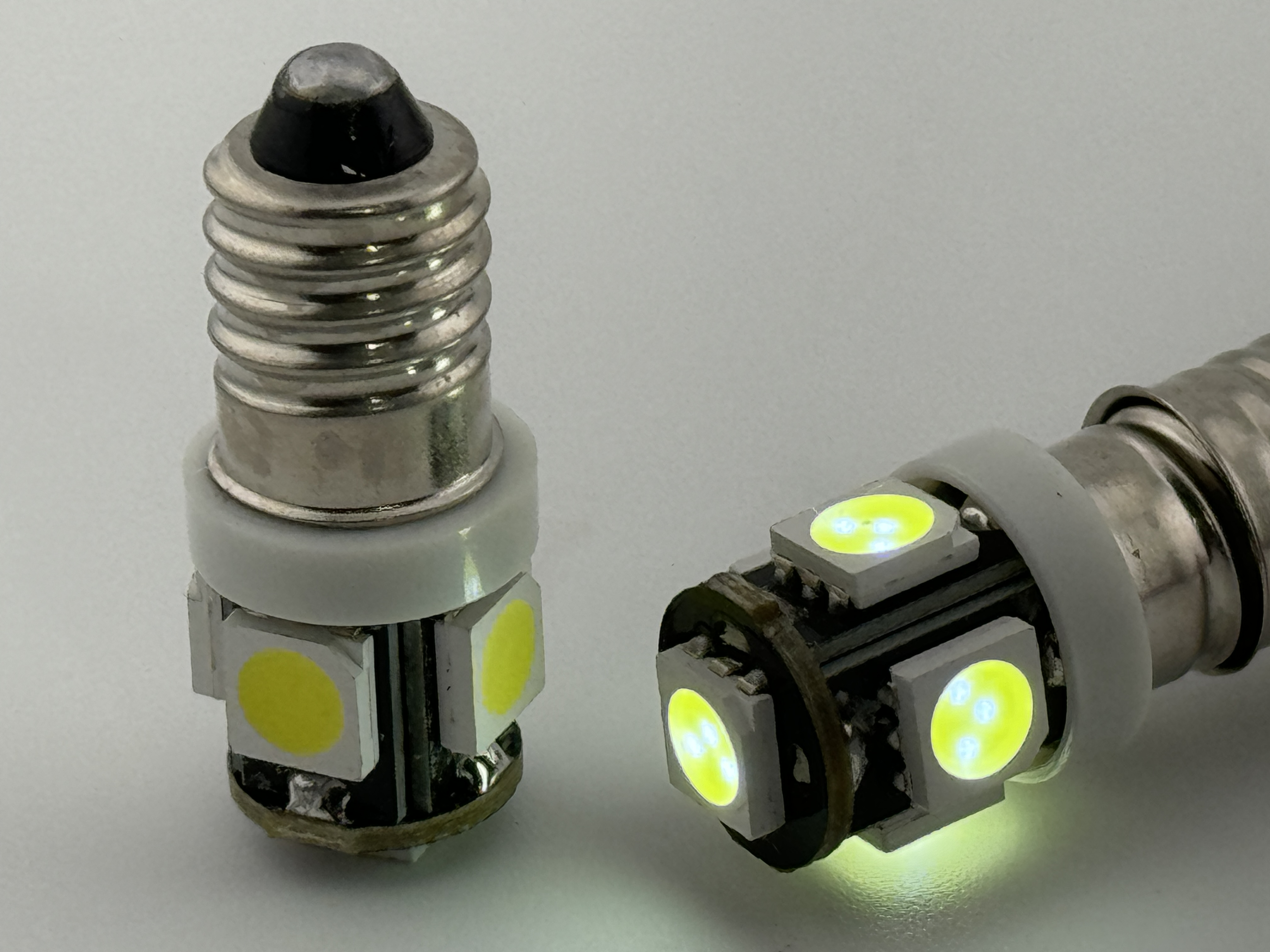 E10 LED Miniature Screw 12 To 16 Volt AC product 69798