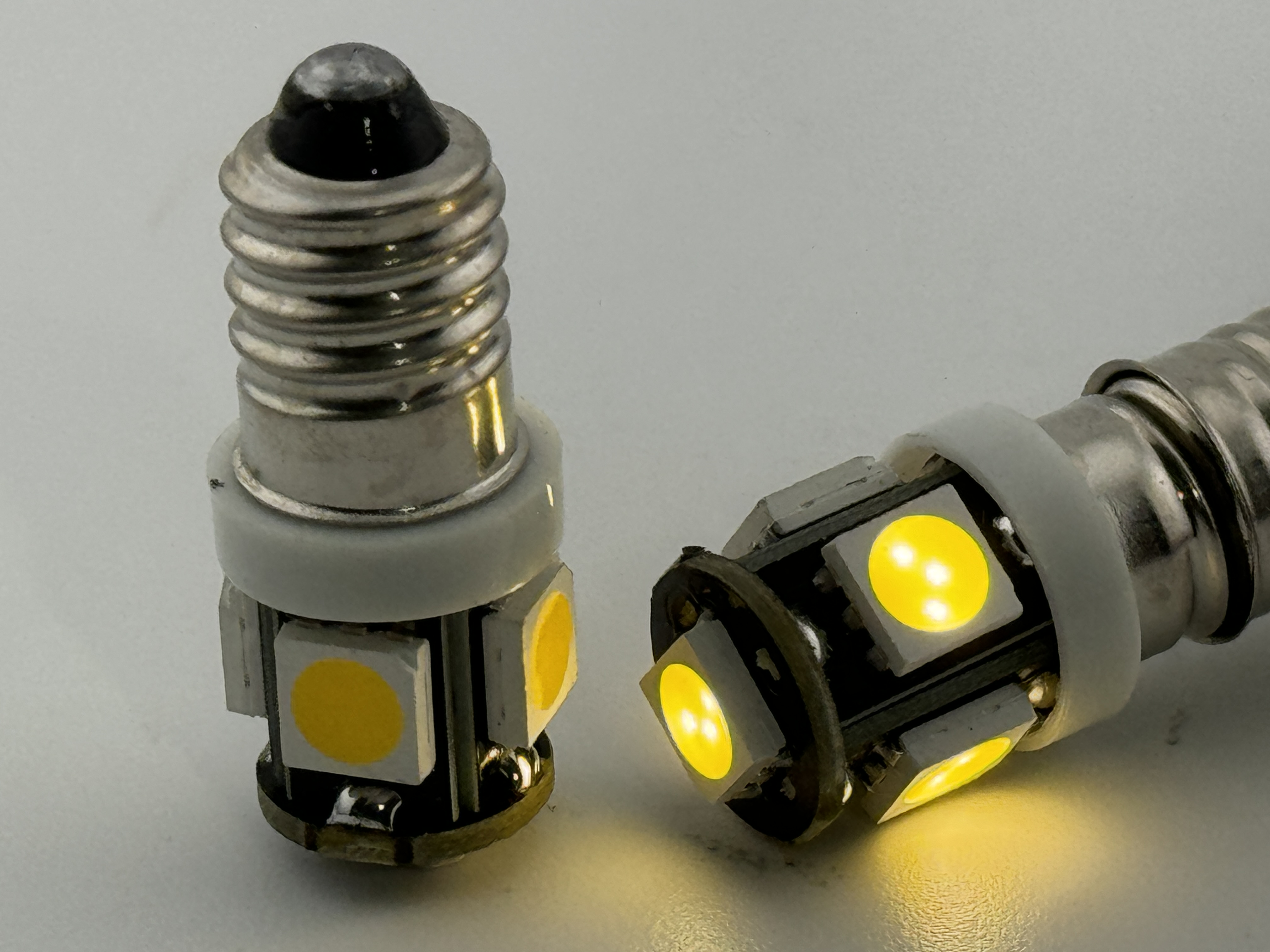 E10 LED Miniature Screw 12 To 16 Volt AC product 69798