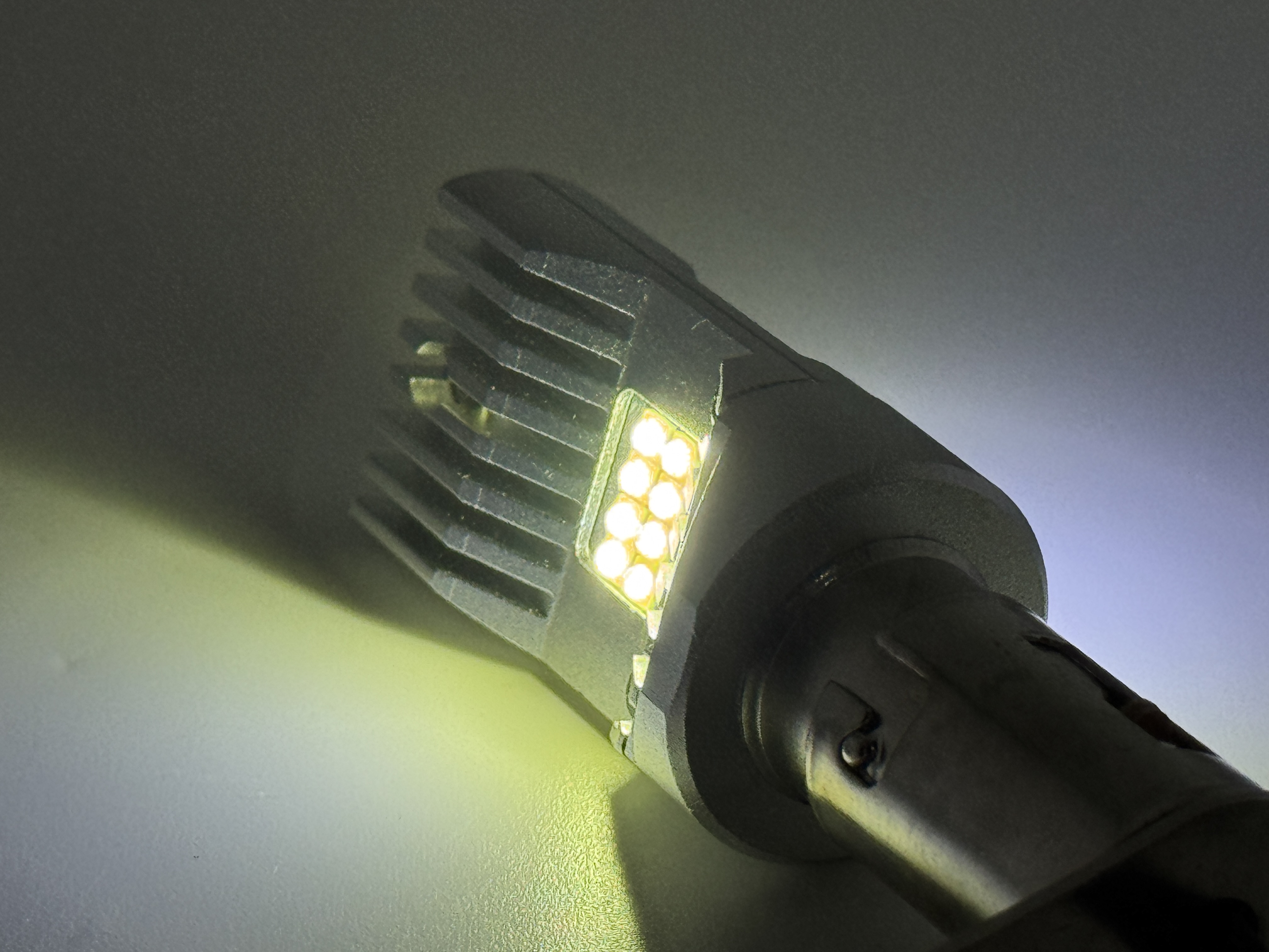 Picture of a bay15d led headlight