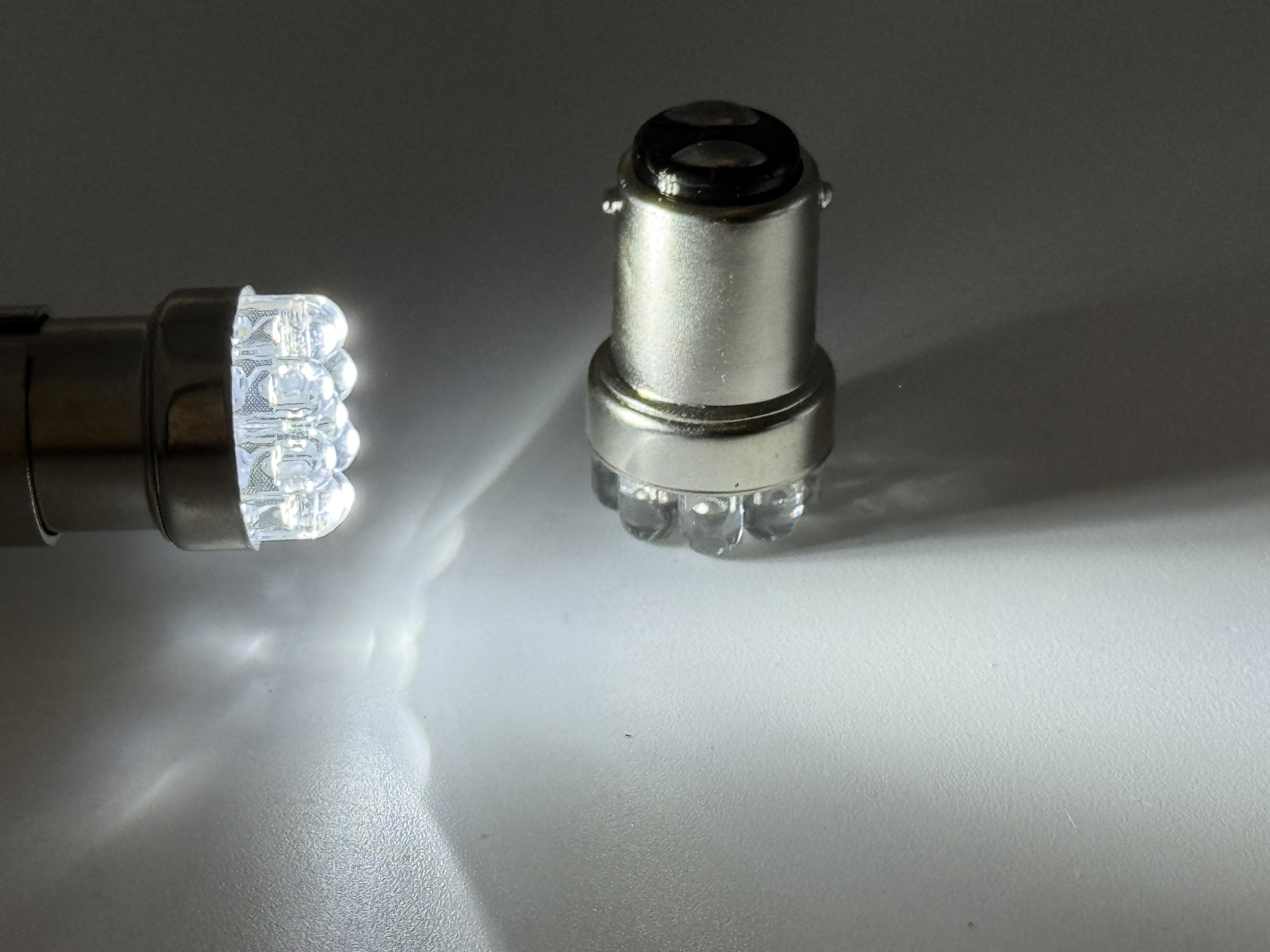 Rebaydo 2pcs 82 Bulb 6.8 Volt  BA15D Non Polarity 9 LED Single Filament