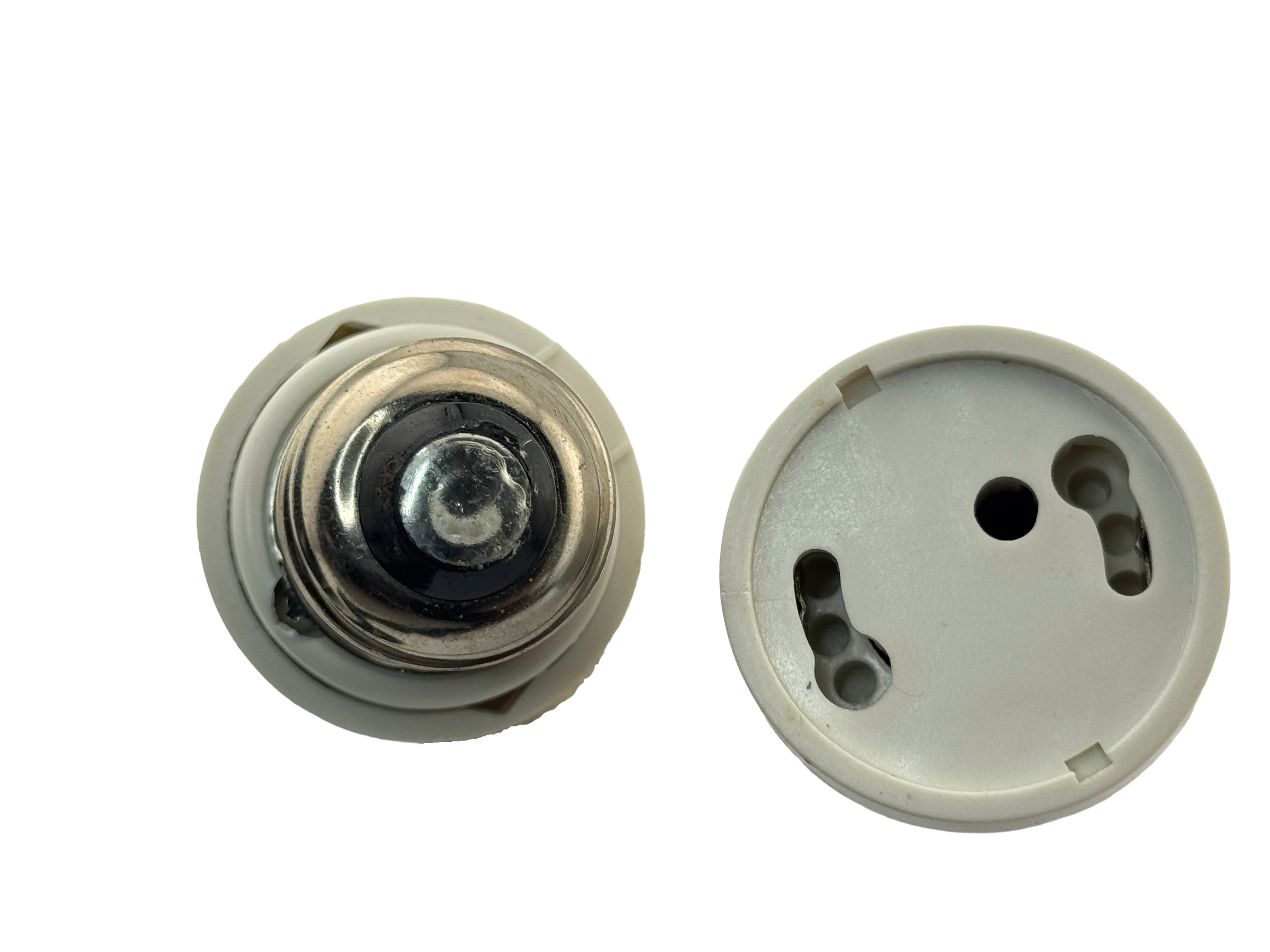 Image of a E26 male to Gu24 female adapter