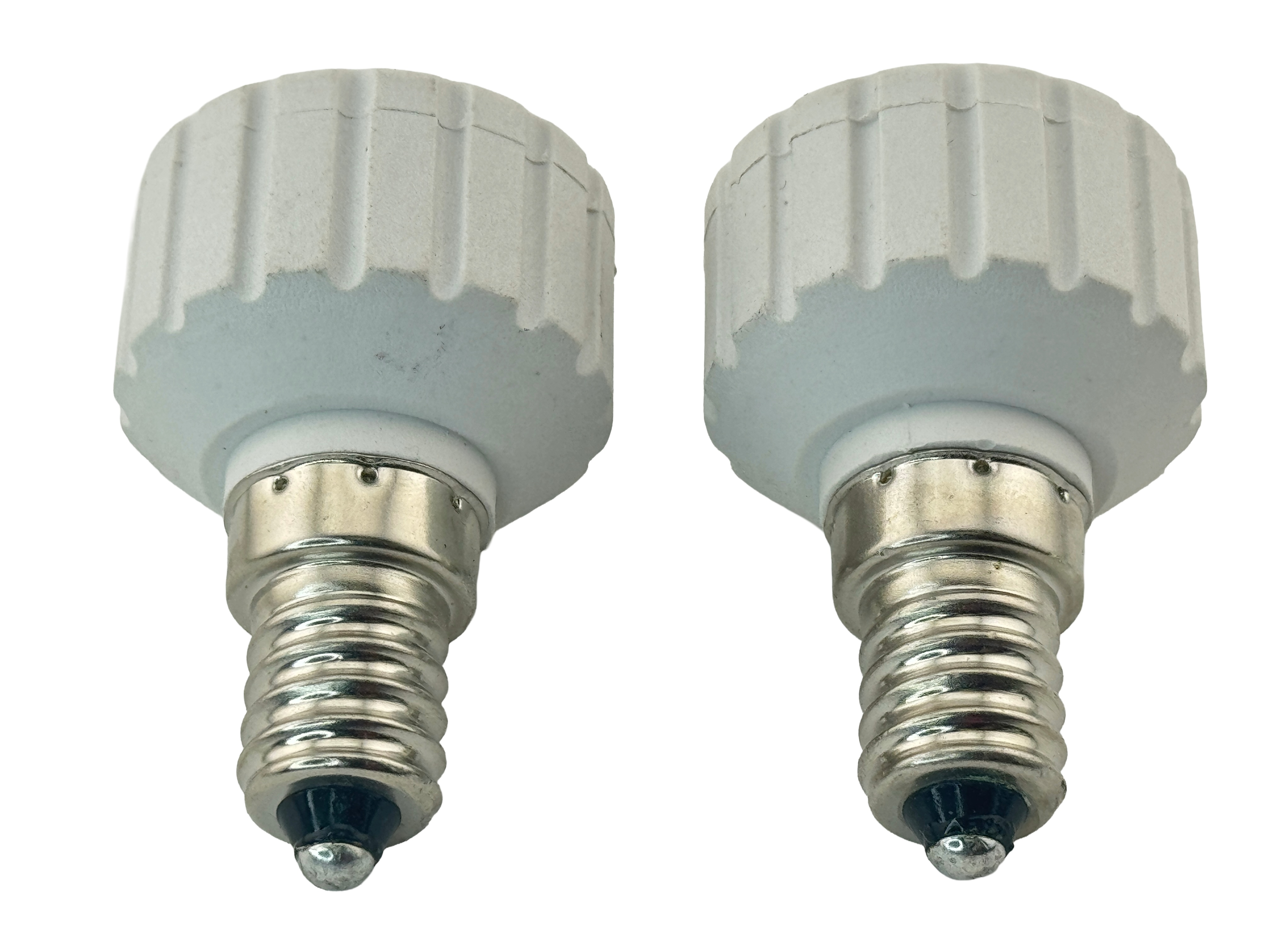 Picture of a converter E14 male to GU10 female