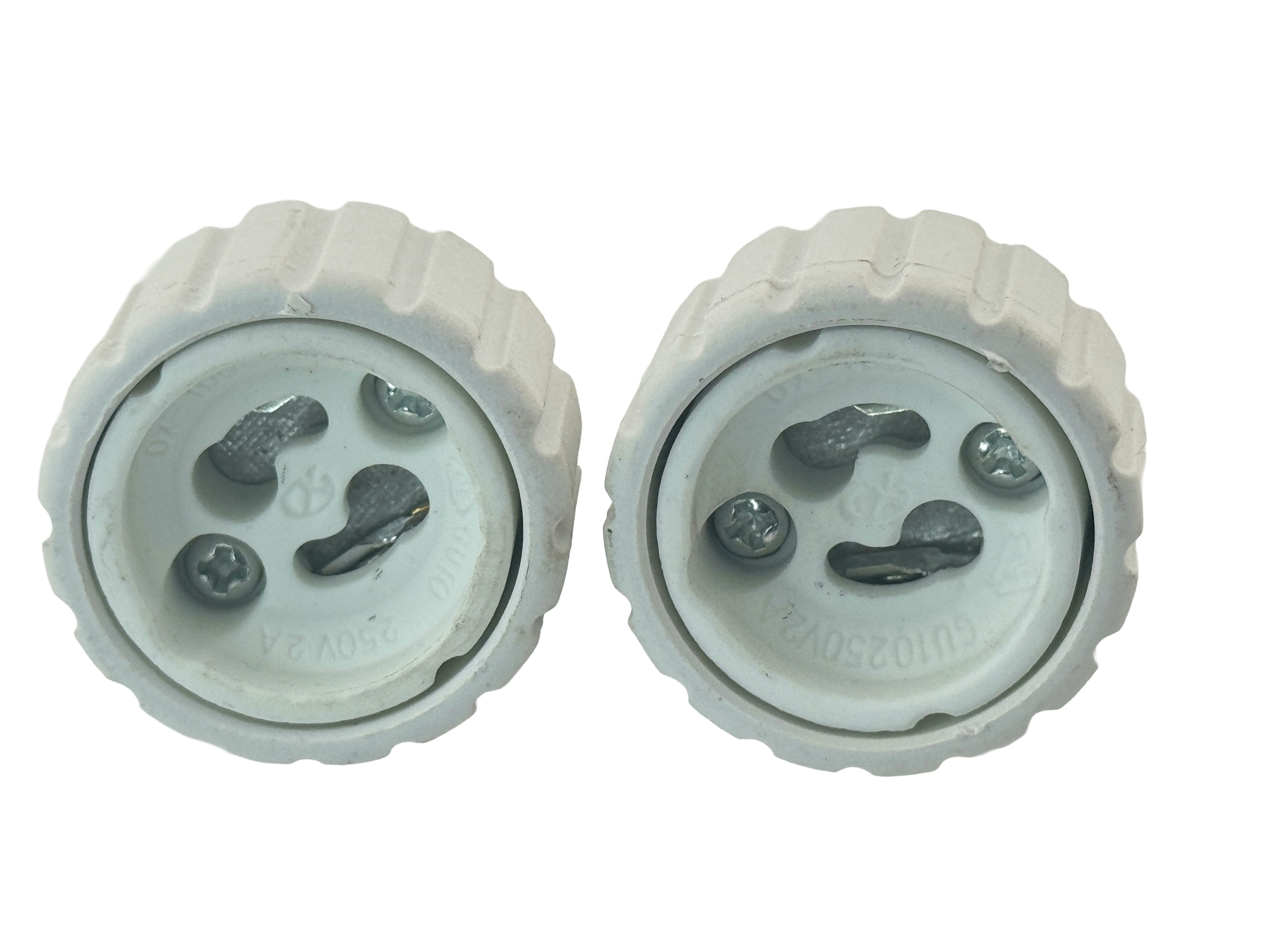 Picture of a converter E14 male to GU10 female