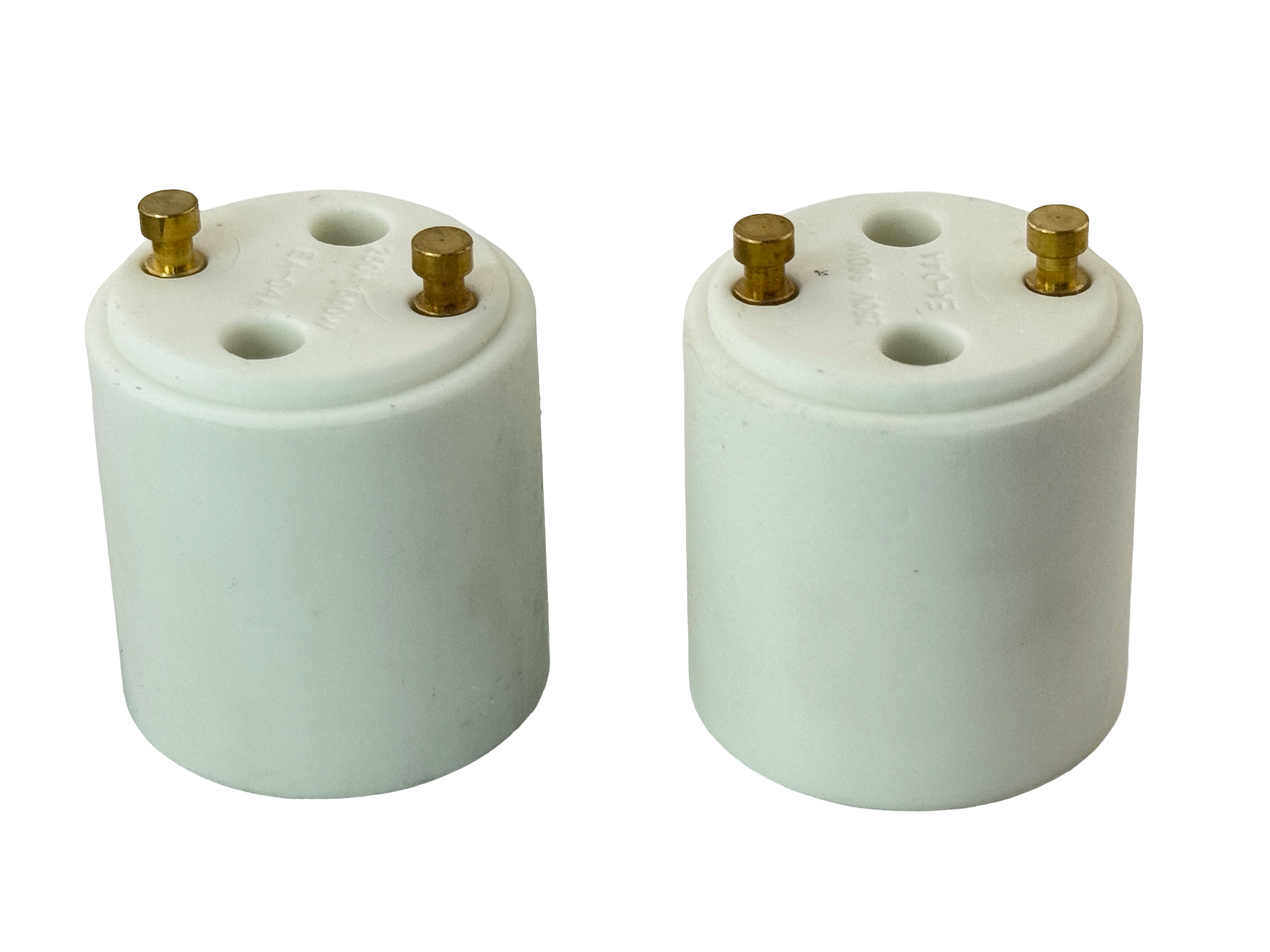 Rebaydo 2pcs GU24 2 Pin male to E26 female Ceramic Lamp Holder Converter