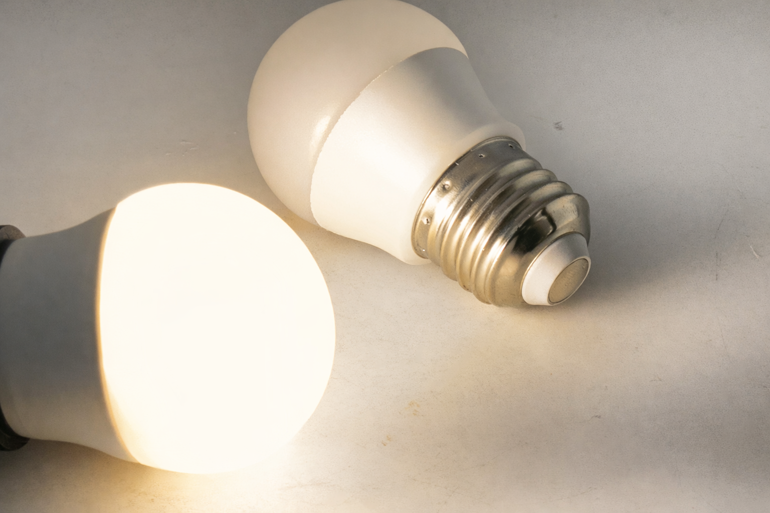 Rebaydo 2pcs G45 LED Light Bulb 3 Watt E26/E27 Non Dimmable