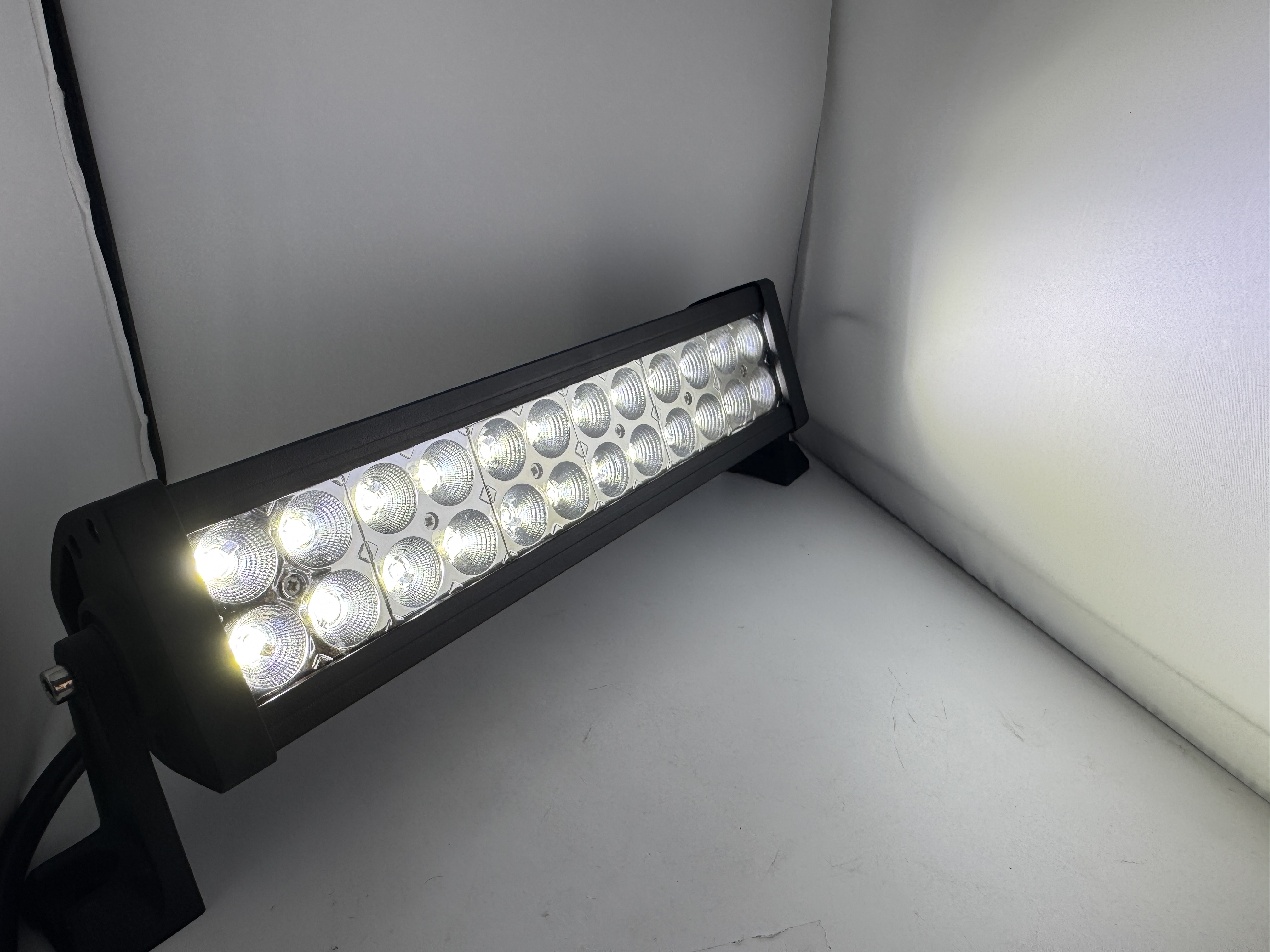 Rebaydo LED Bar 72 Watt 60 Degree 10-30 VDC Black