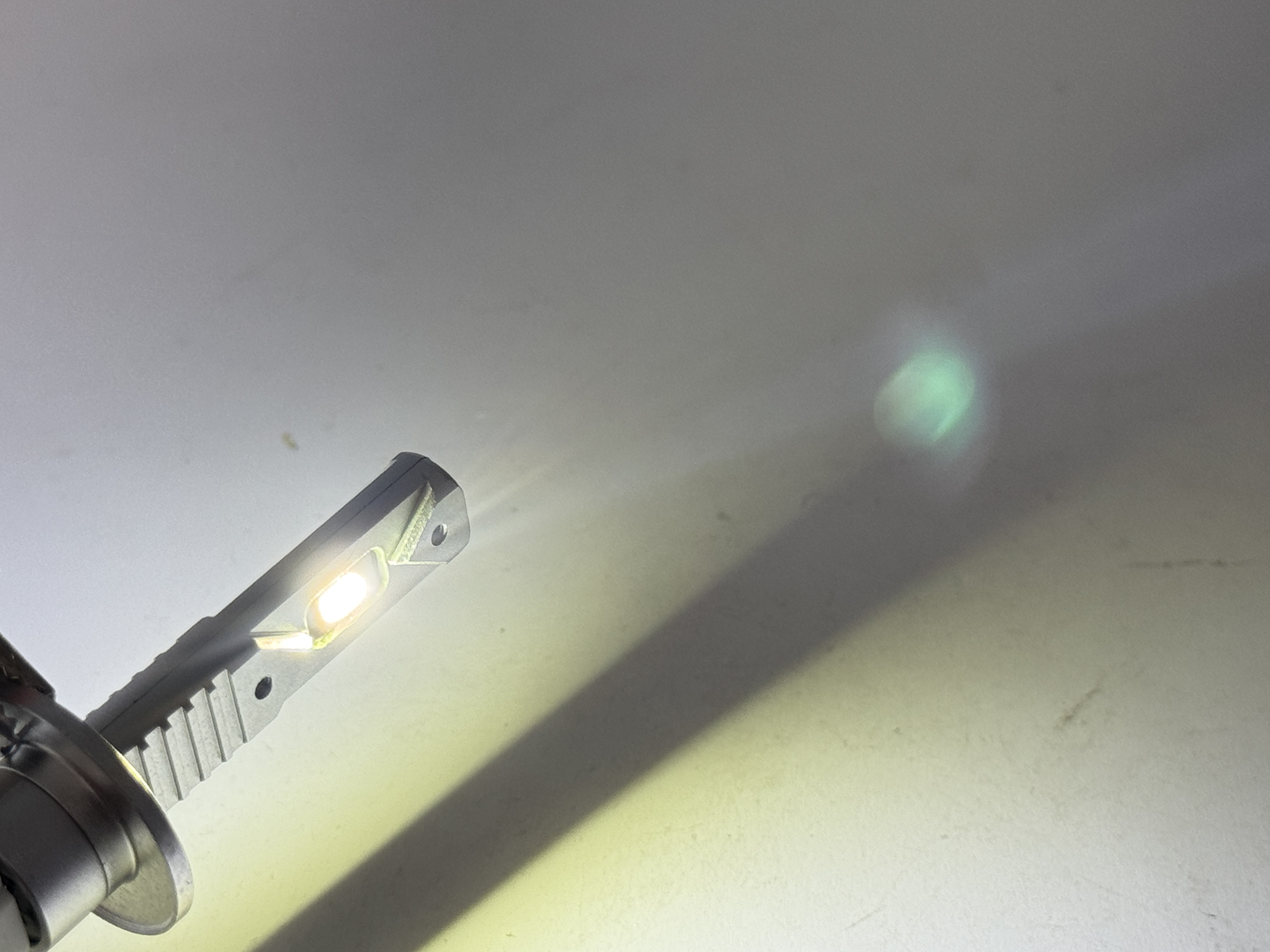 Rebaydo 2pcs H1 LED Headlight 5 to 9 Volt No Polarity Single Filament