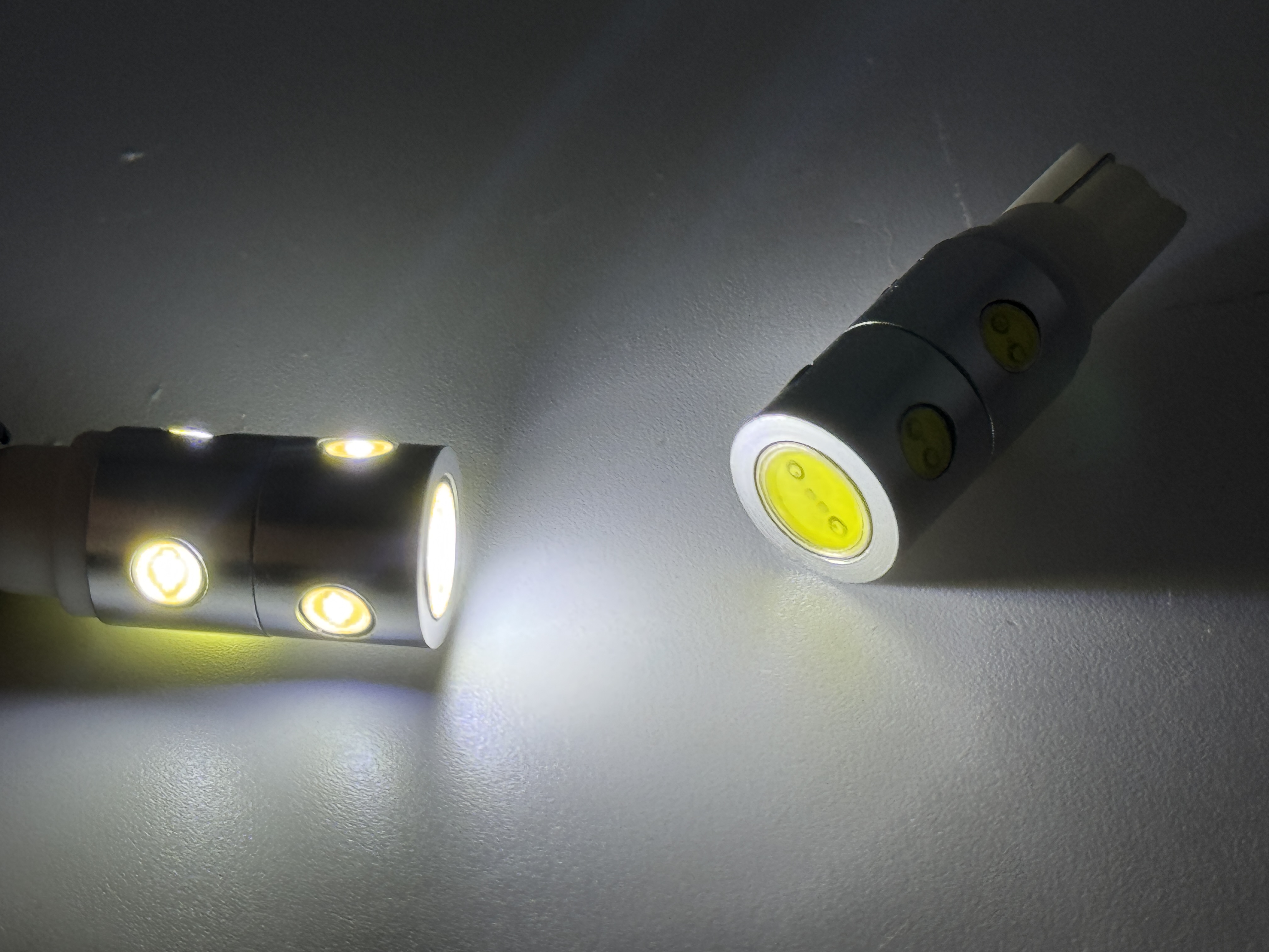 Rebaydo 2pcs LED Bulb T10 Wedge 12 Volt DC