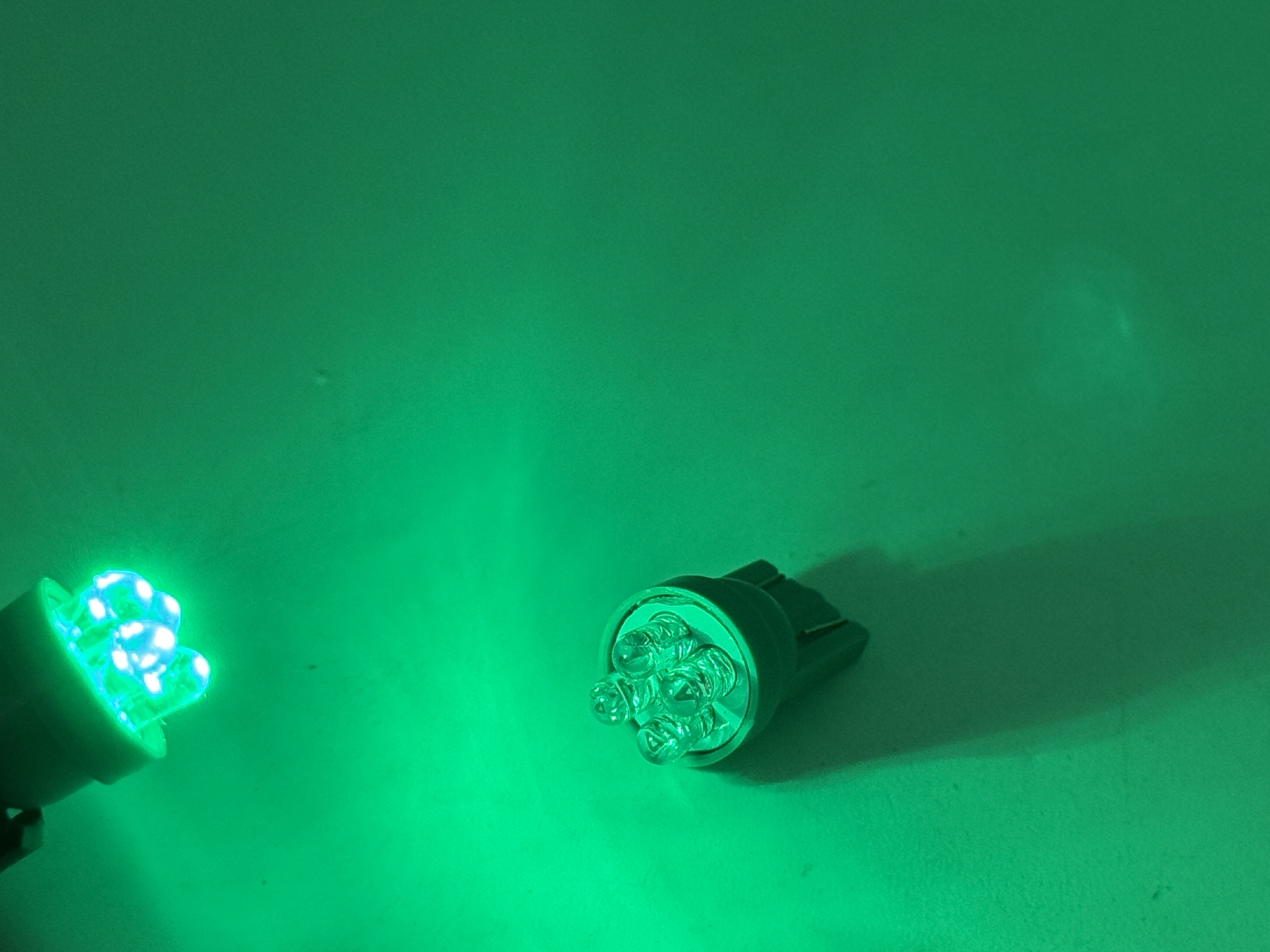 Rebaydo 2pcs 4 LED T10 Wedge Bulb12VDC