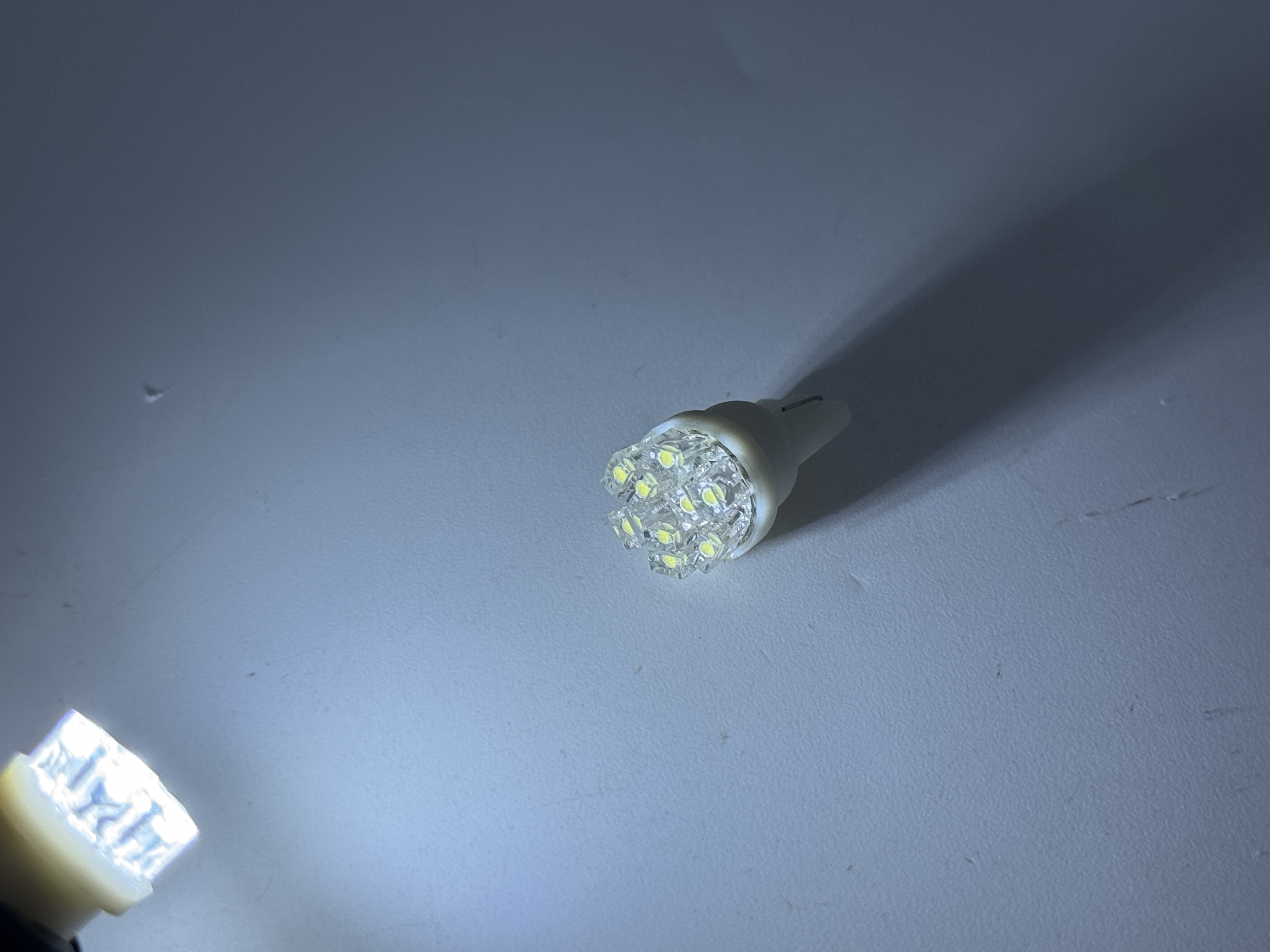 Rebaydo 2pcs 9 LED T10 Wedge 12V DC