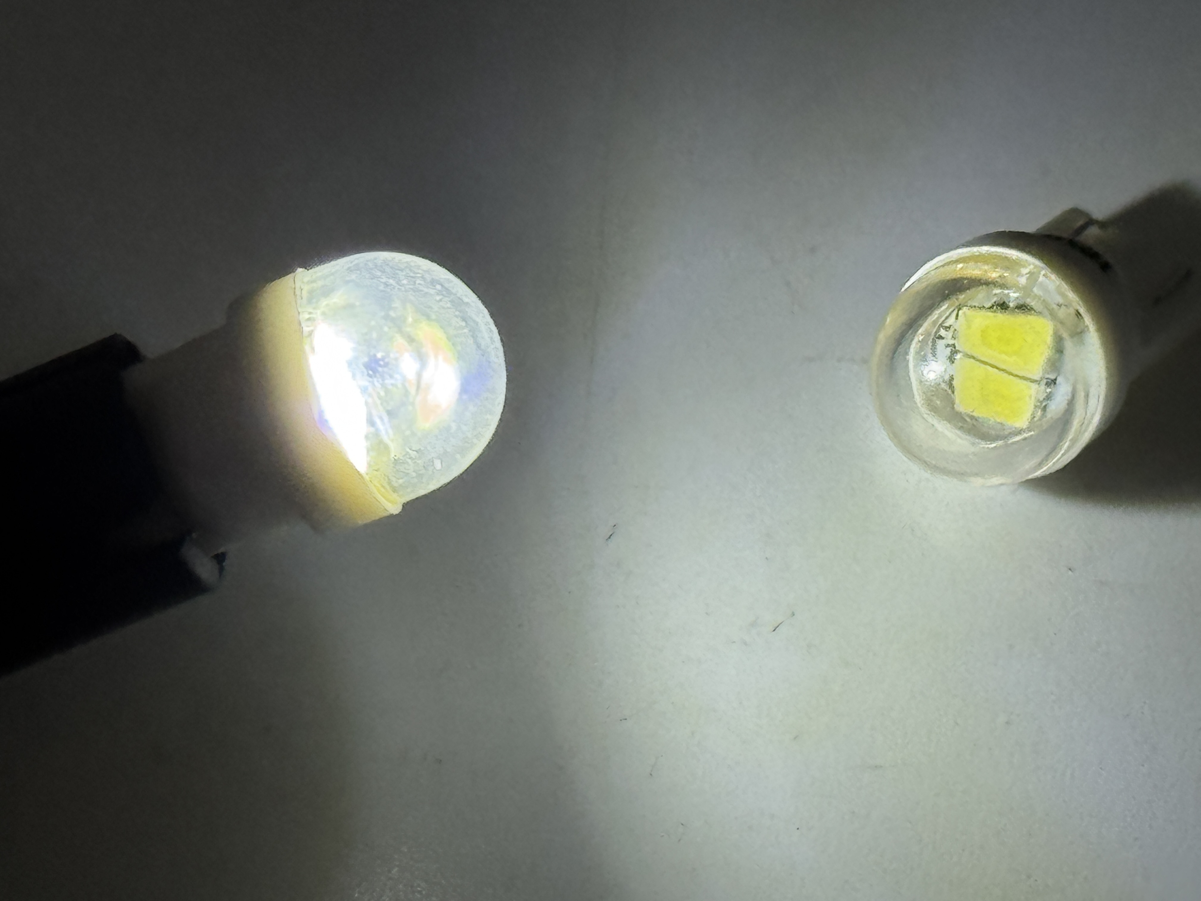 Rebaydo 2pcs T10 Wedge 2 SMD (5630-3 Chip) Round Lens 12VDC 