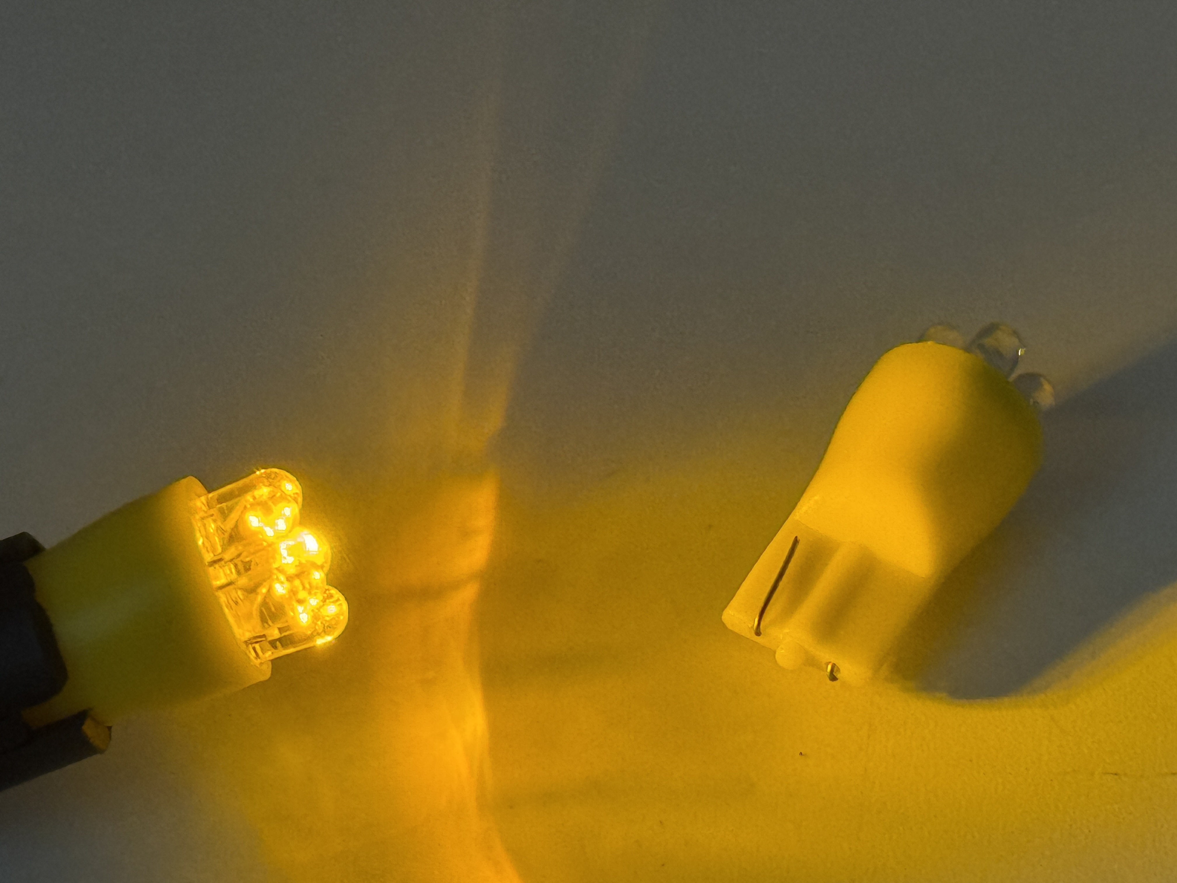 image of a t10 wedge 6 led light bulb