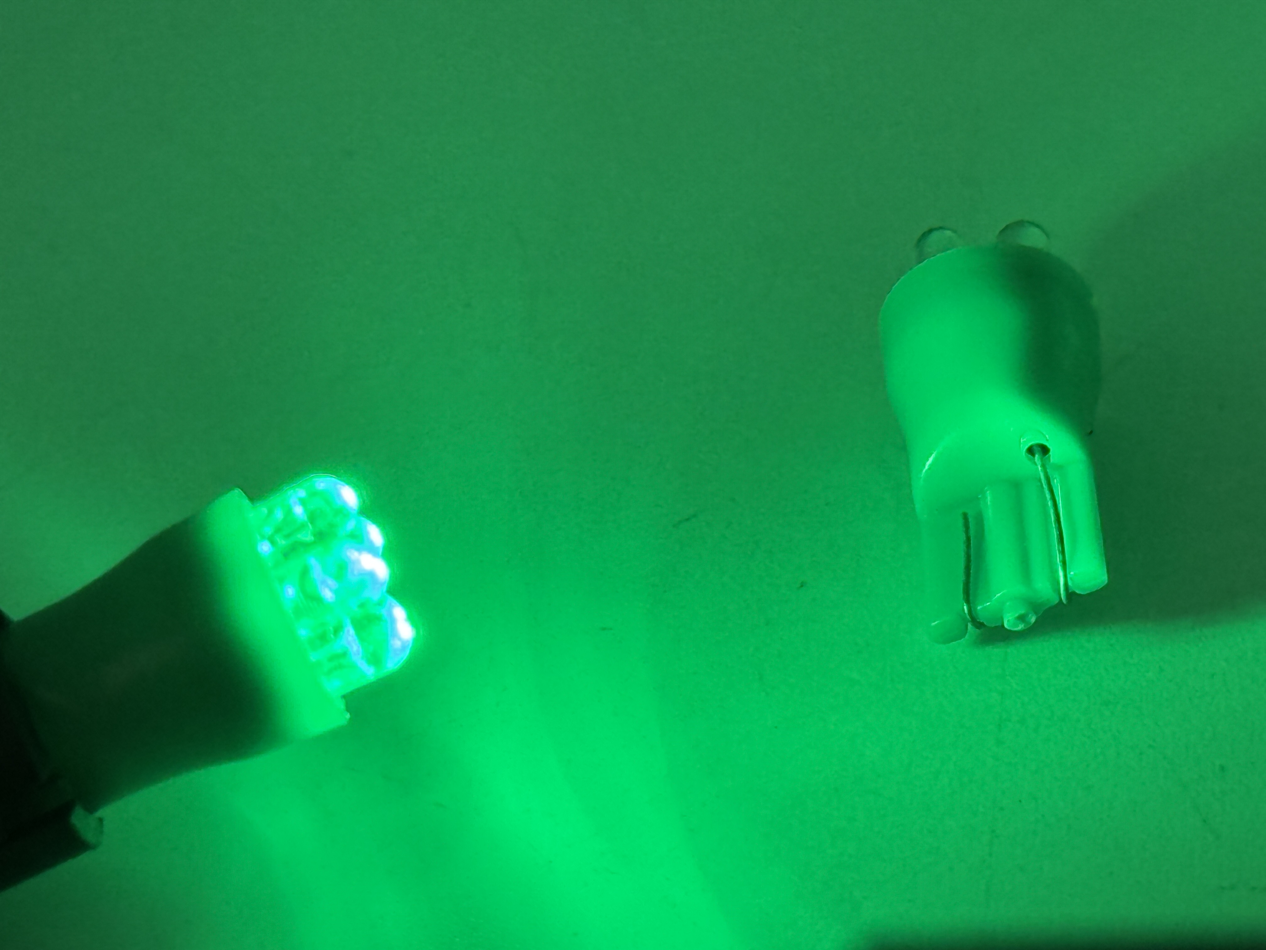 image of a t10 wedge 6 led light bulb