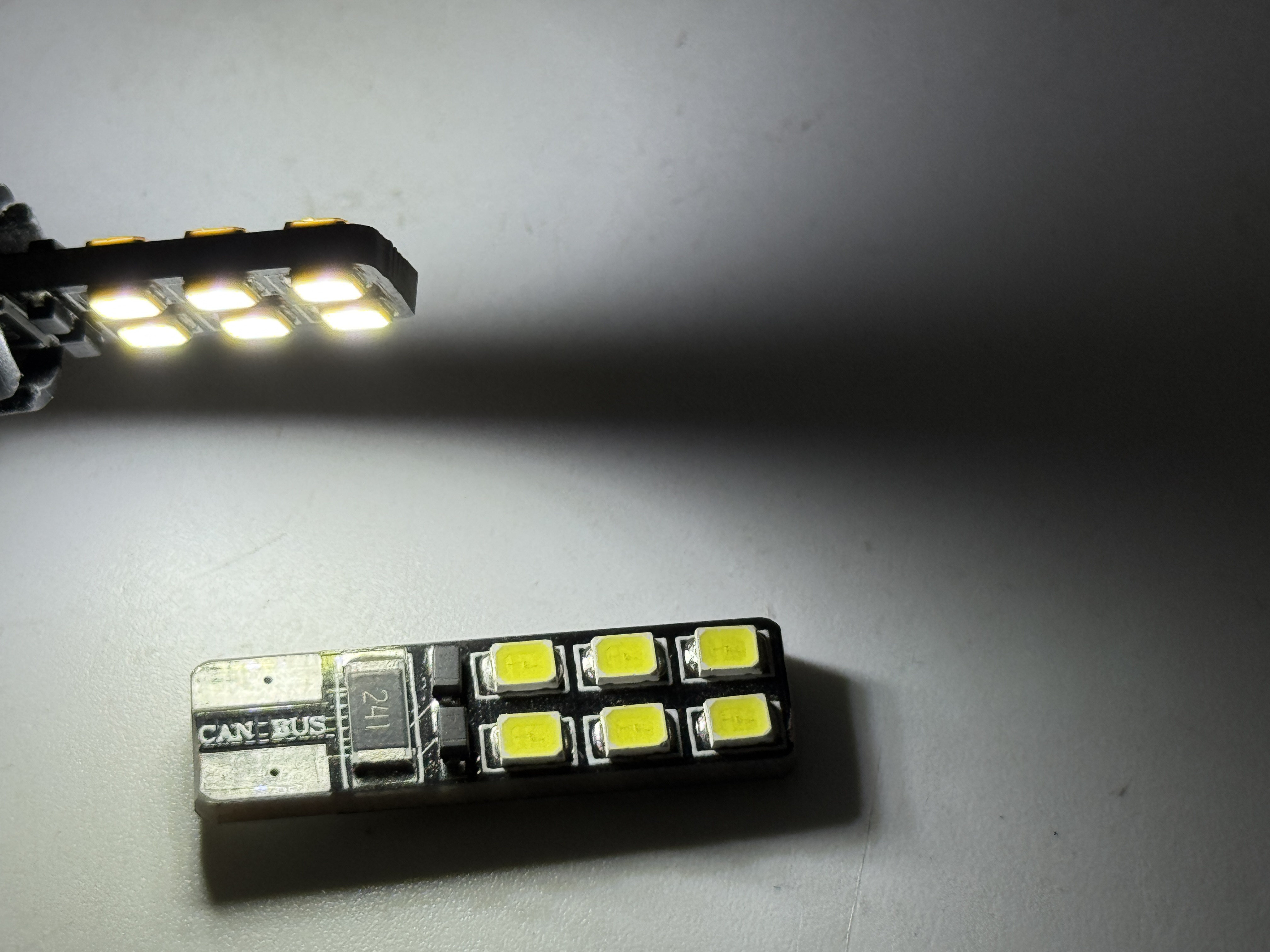 Rebaydo 2pcs T10 Wedge 12 SMD 2835 12V DC