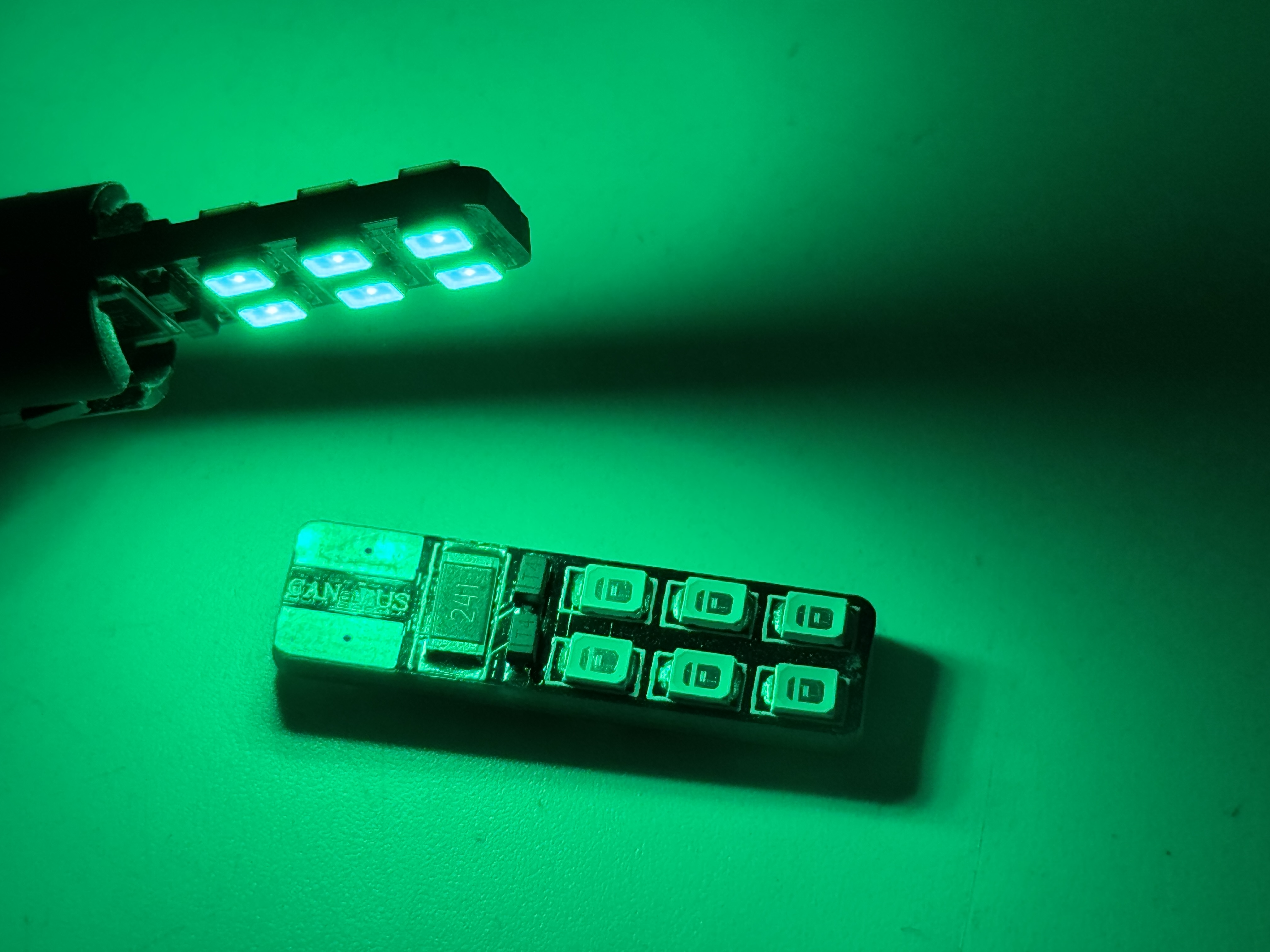 Rebaydo 2pcs T10 Wedge 12 SMD 2835 12V DC