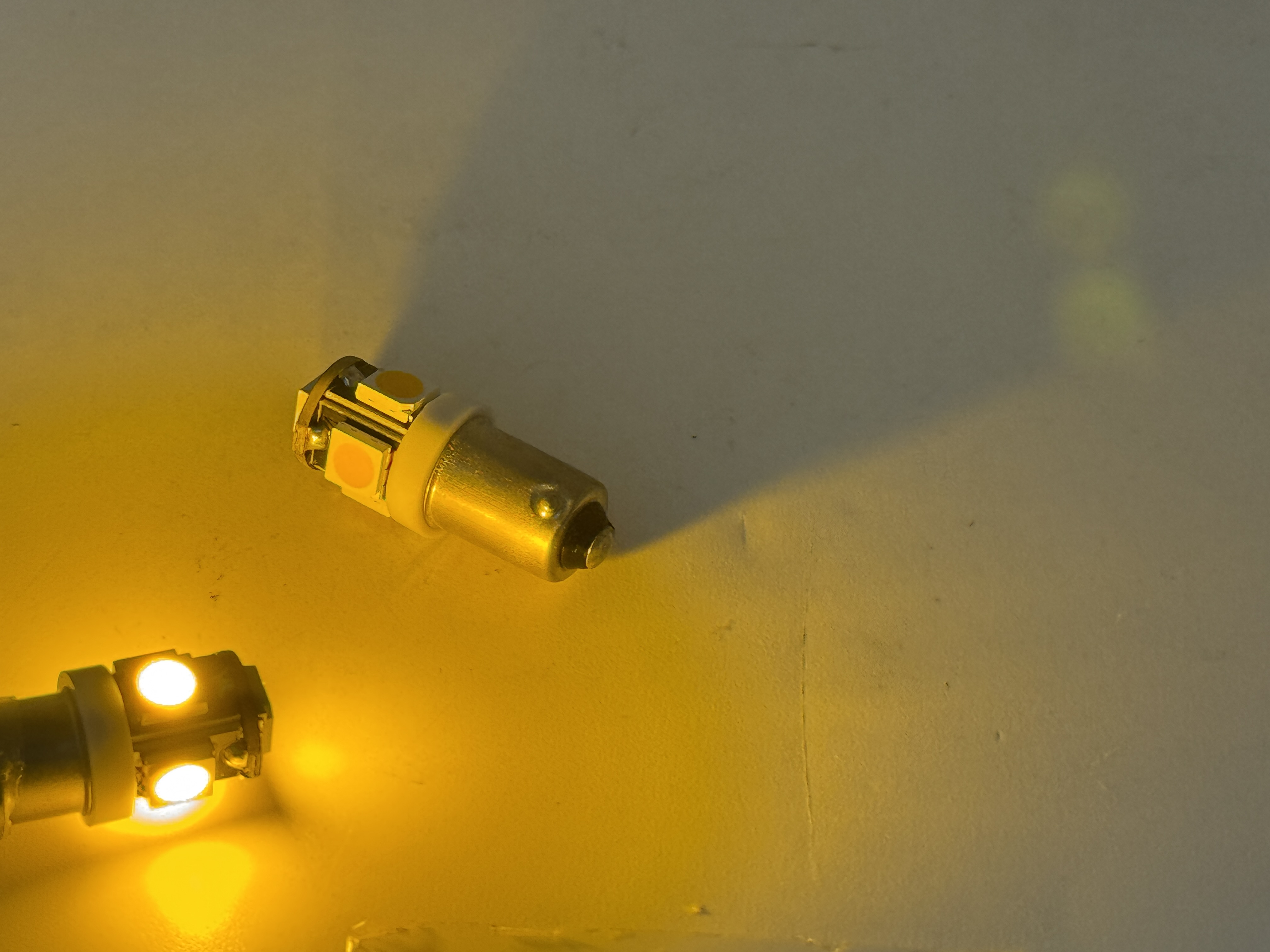 Rebaydo 2pcs Miniature Bulb 12 Volt BA9S Base 5 SMD