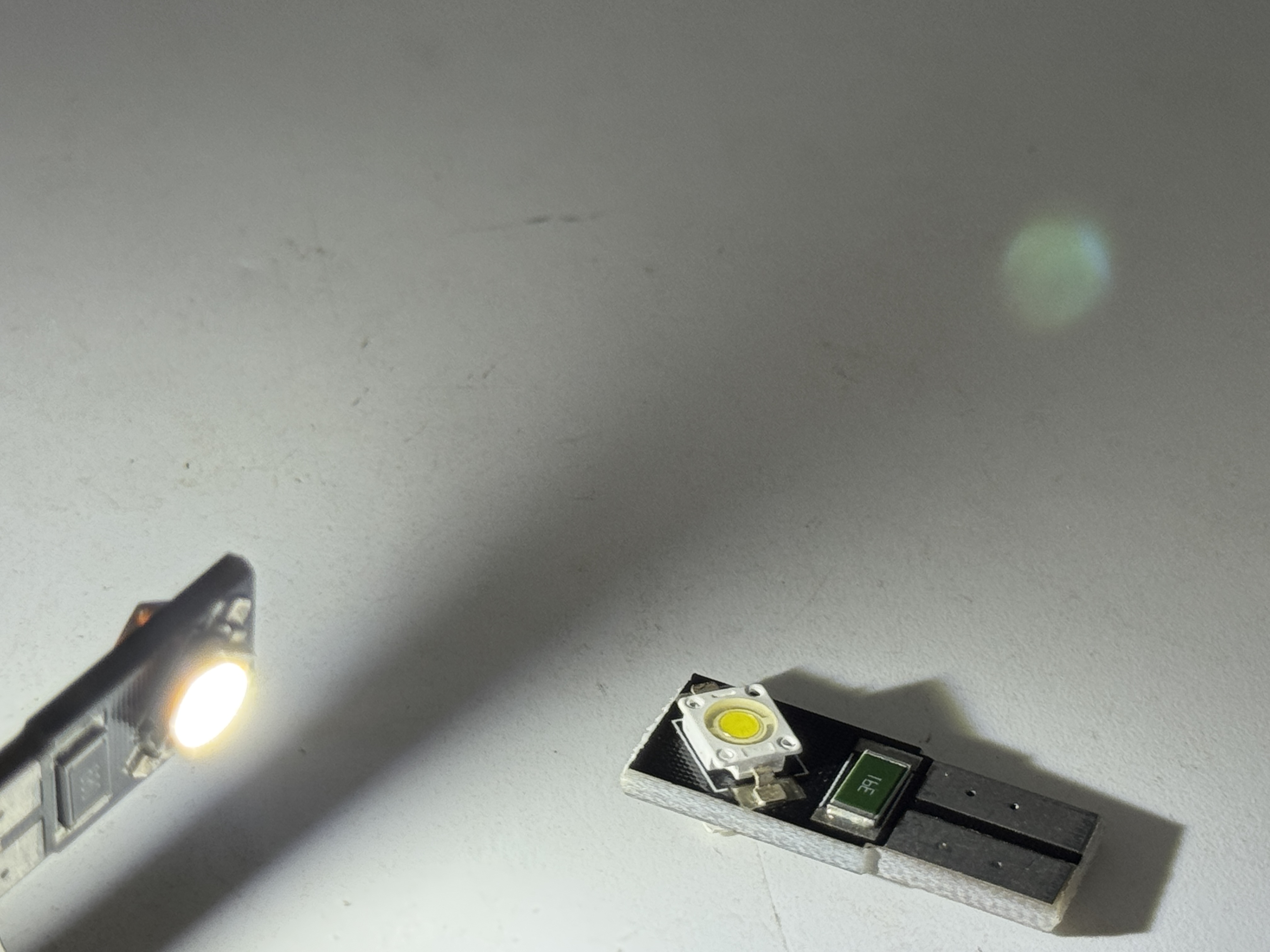 Rebaydo 2pcs T10 Wedge CAN Bus  2 LED 7060 SMD 12 Volt DC
