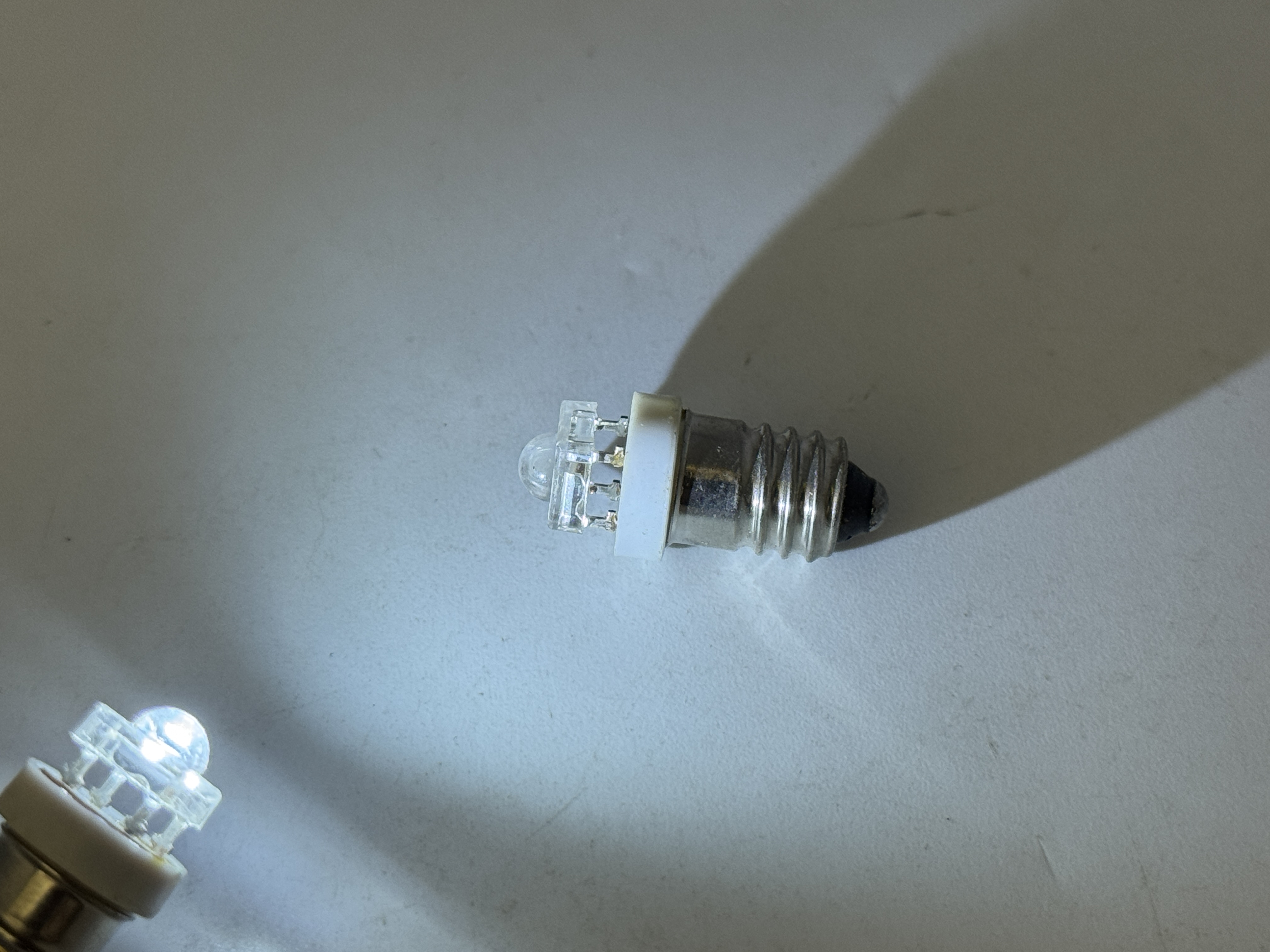 Rebaydo 2pcs E10 Screw Led Bulb Super Flux 12V DC G3 1/2