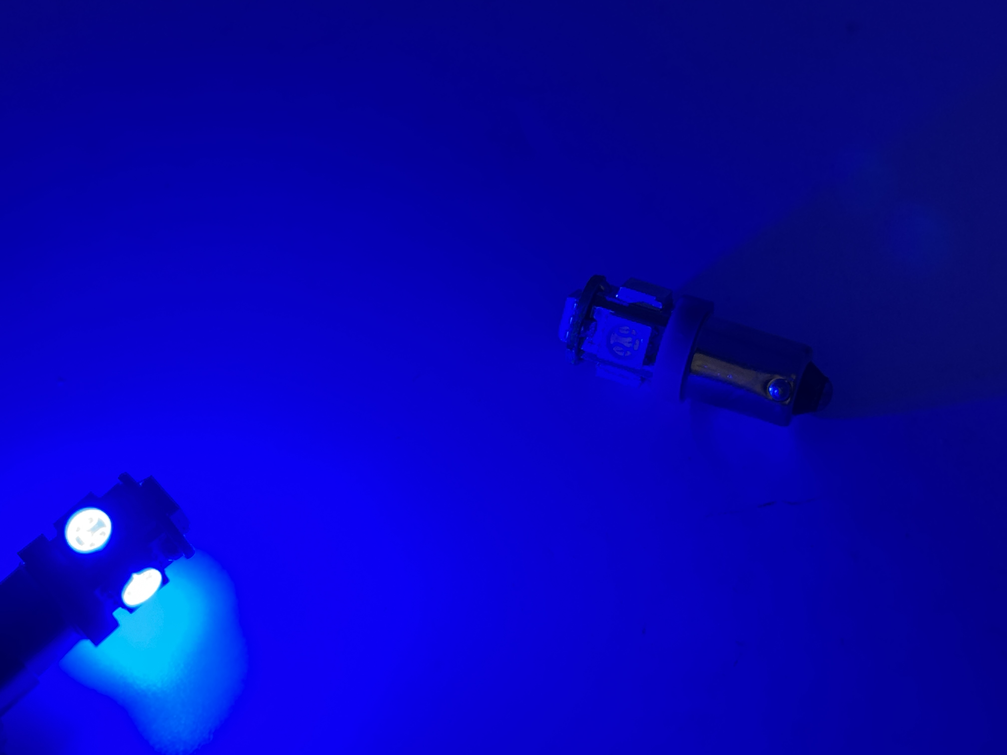 Rebaydo 2pcs BA9S 6 Volt DC 5 LED 360 Degree Dimmable T3-1/4