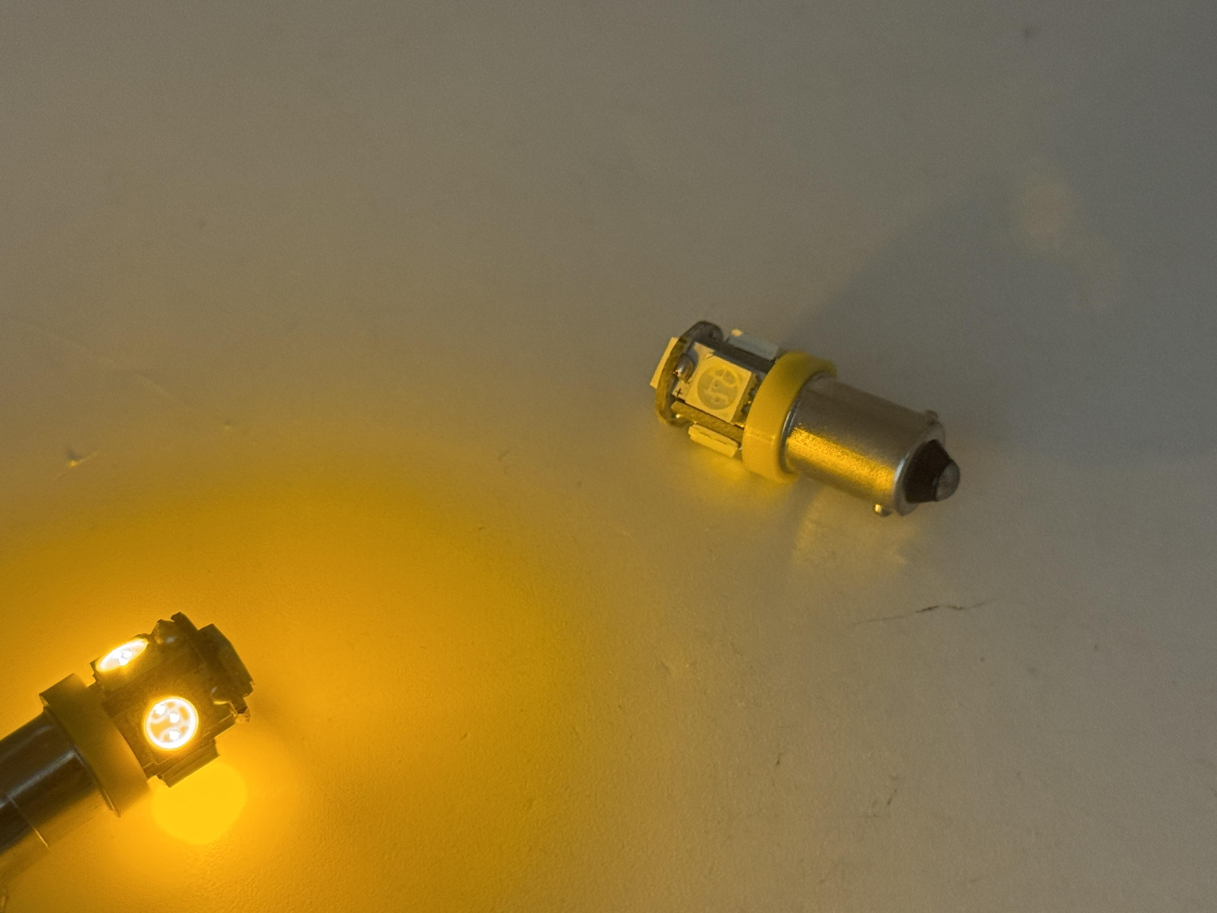 Rebaydo 2pcs BA9S 6 Volt DC 5 LED 360 Degree Dimmable T3-1/4