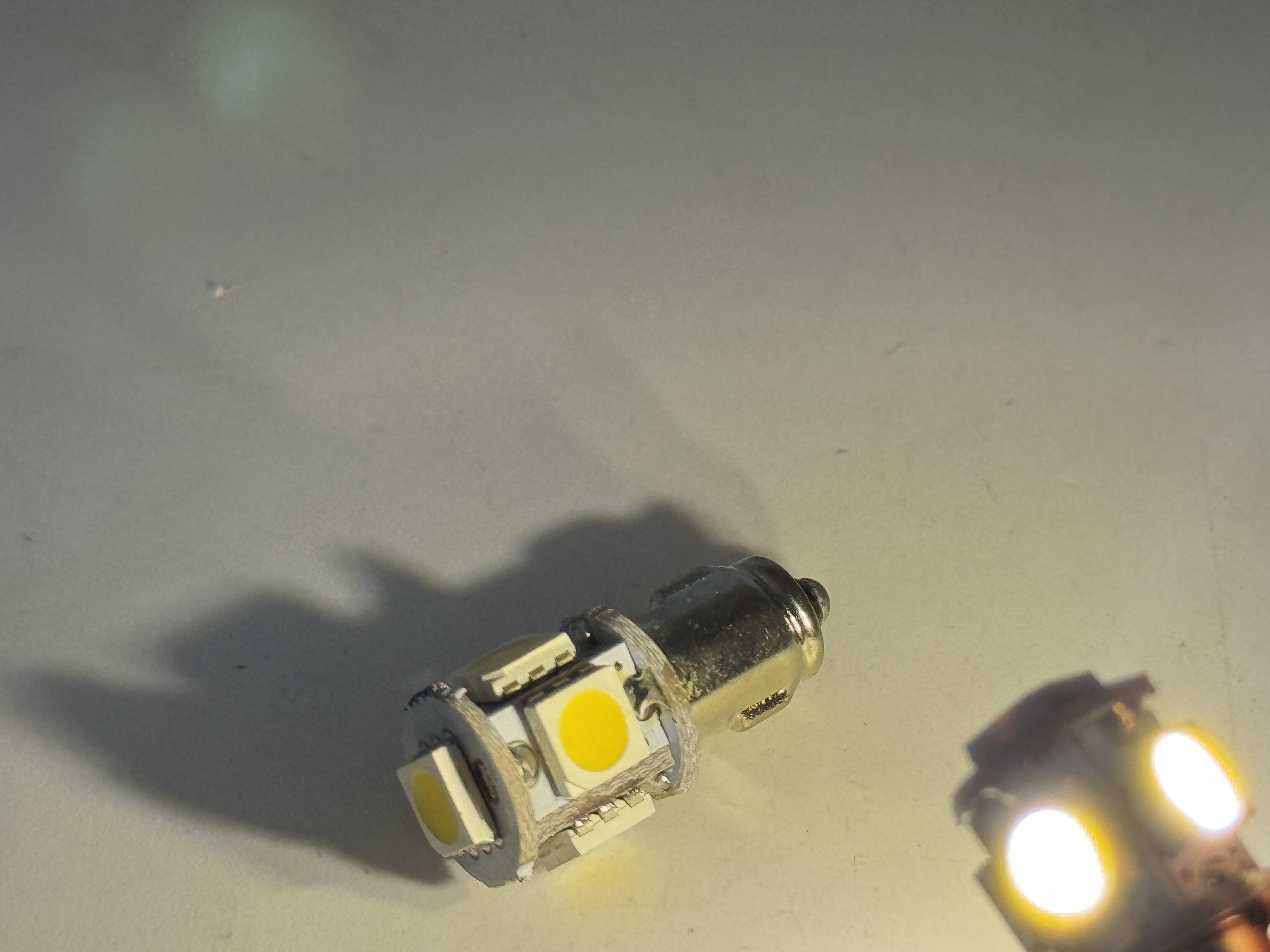 Rebaydo 2pcs Miniature Bulb BA7S Base 1.5 Watt 5 SMD Bulb 12V DC T2 1/2