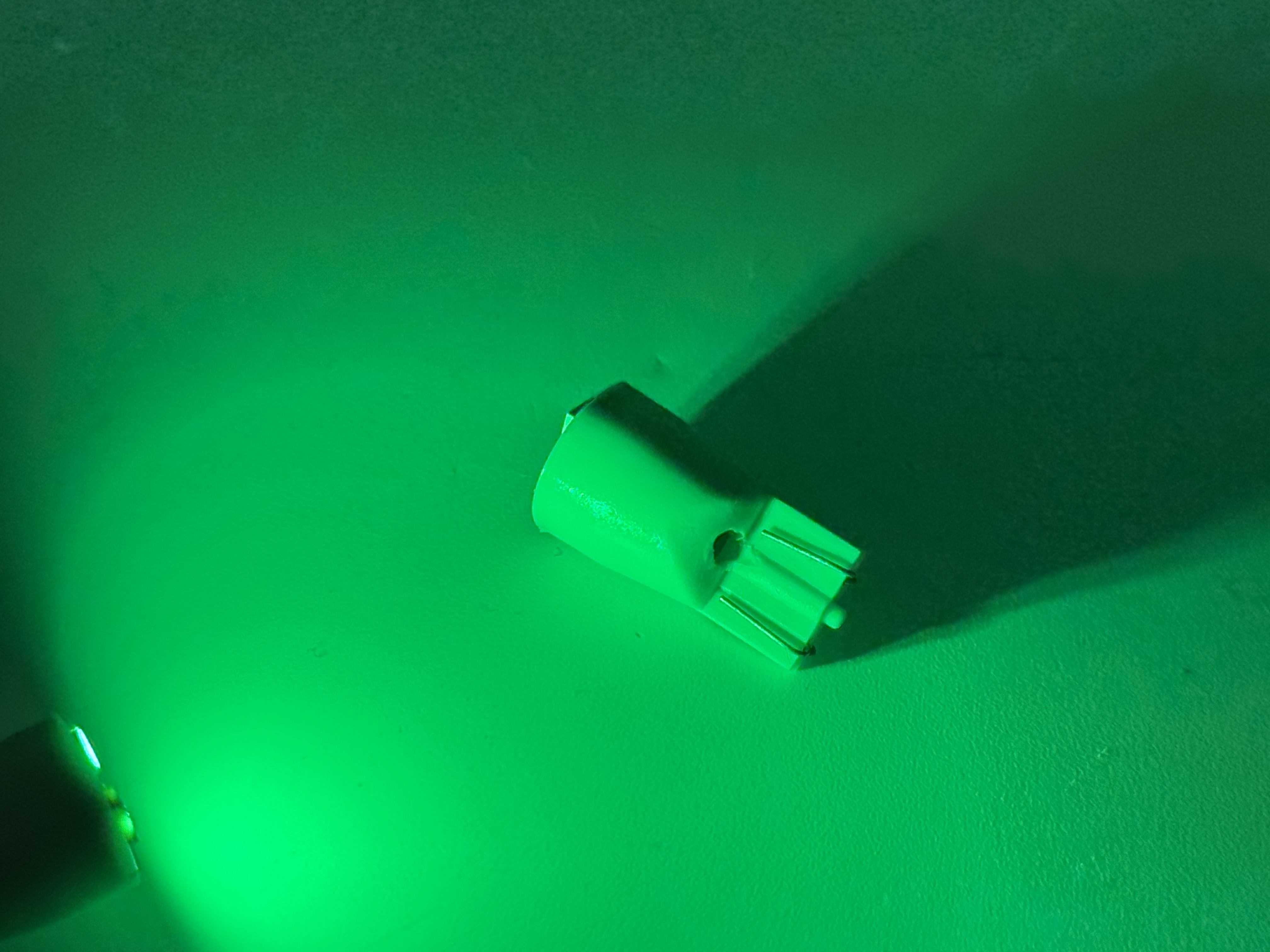 3 Ultra bright S.M.T. L.E.D. T10 Wedge Forward Firing LED Lamp product 47567