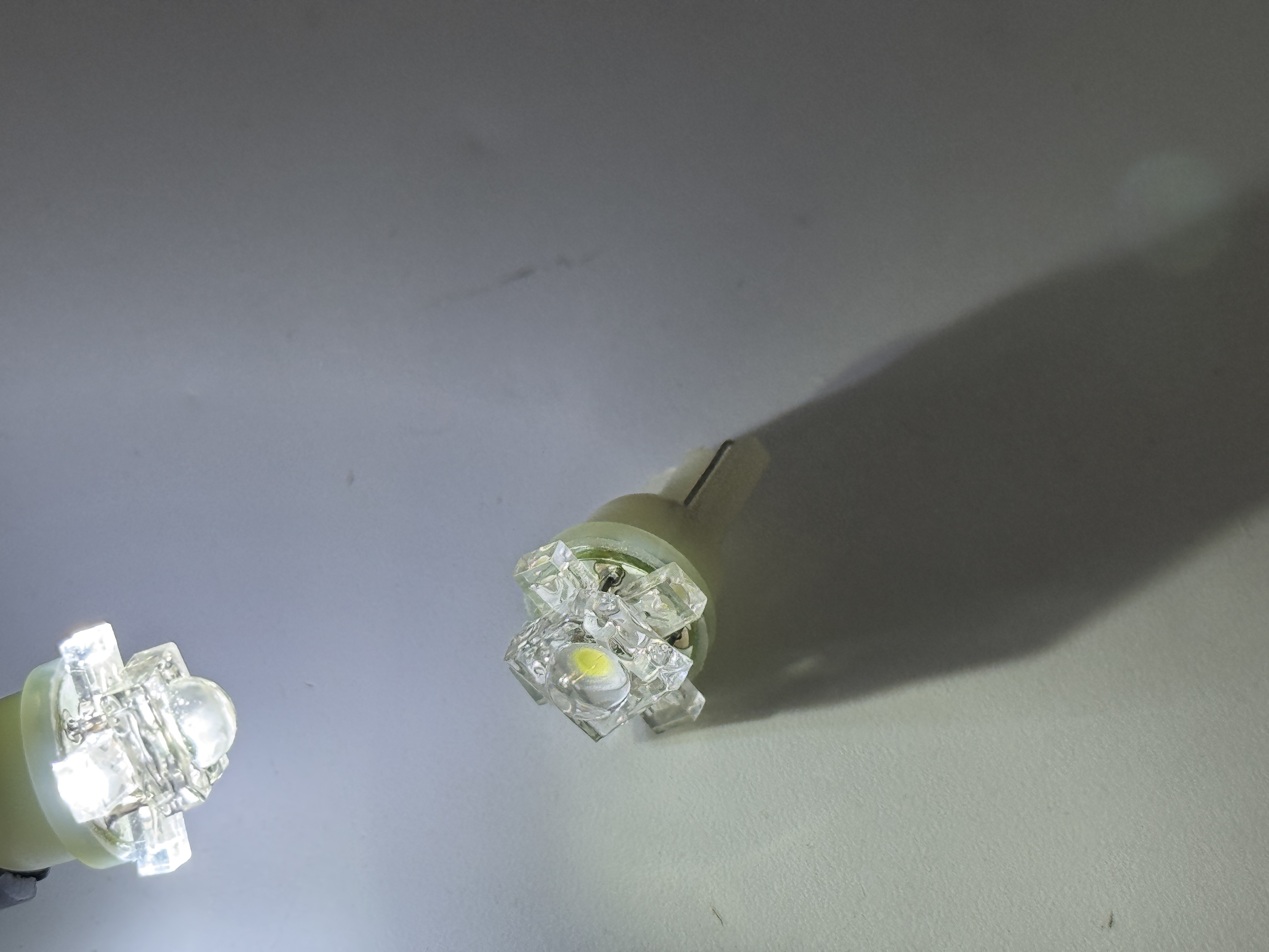 Rebaydo 2pcs 5 LED 194 T10 Wedge Light 12V DC