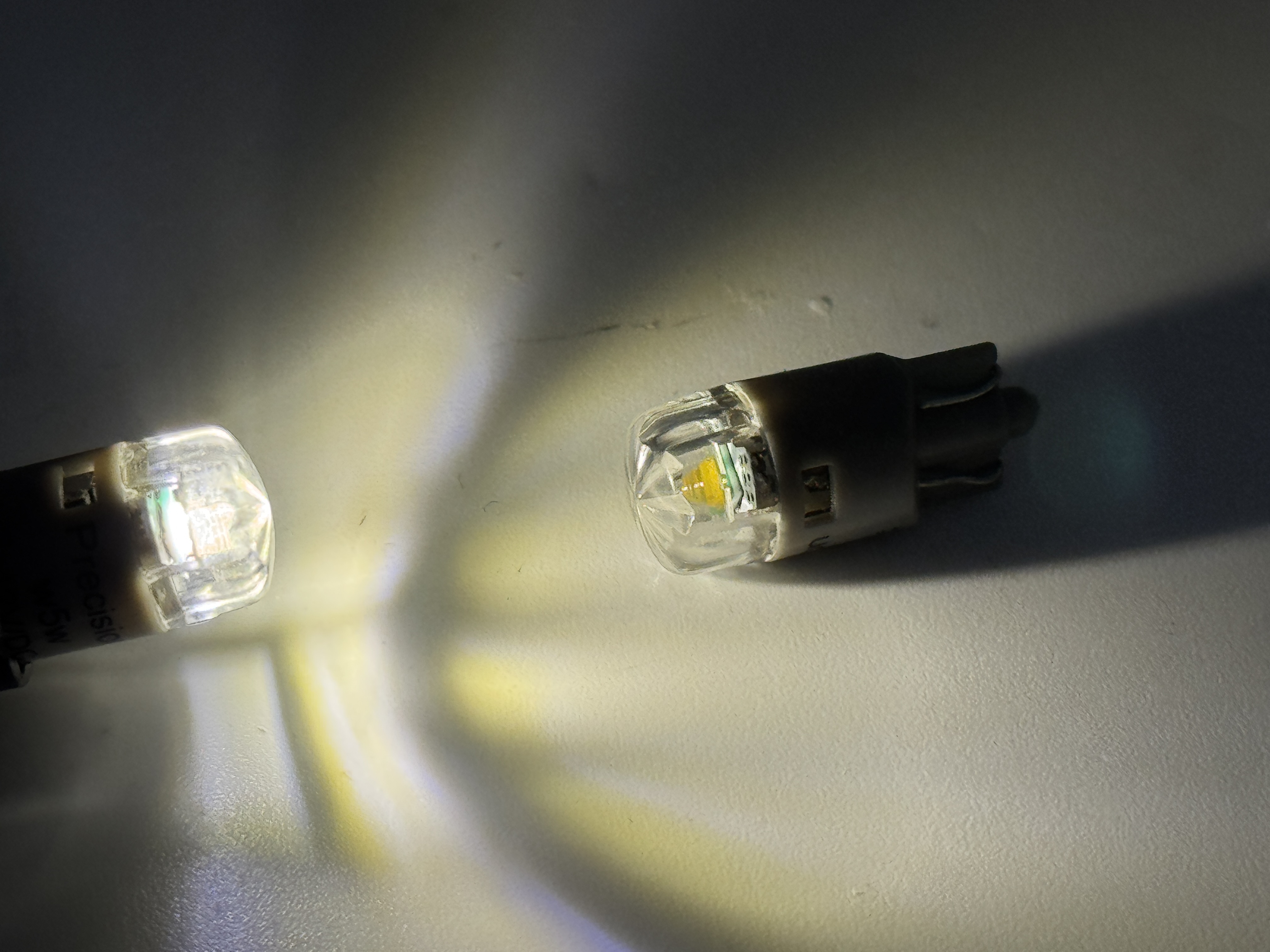 Rebaydo 2pcs T10 Wedge Base 3W 12V DC T3 1/4 LED Bulb