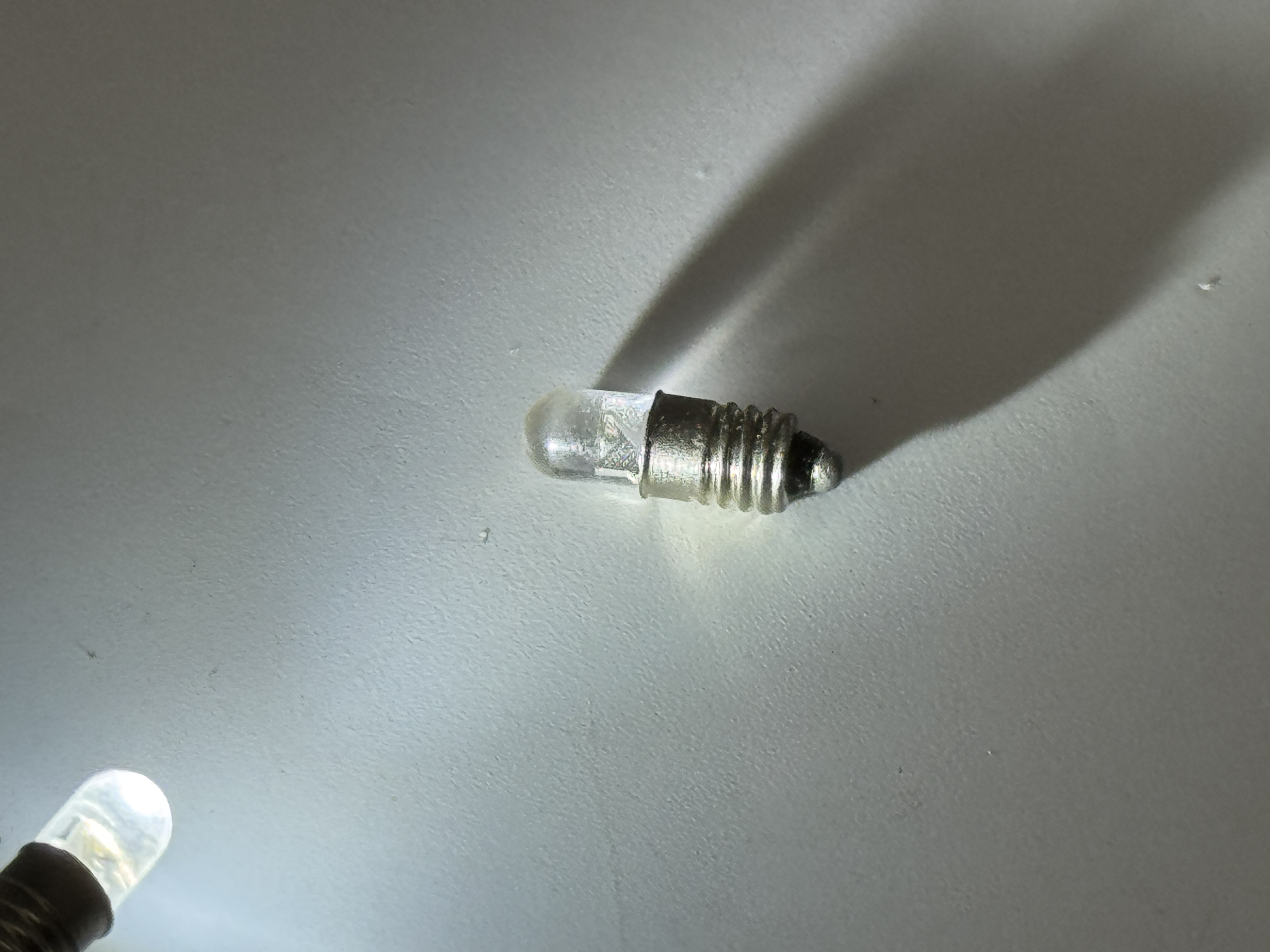 Rebaydo 2pcs E5 Midget Screw LED Bulb 12 VDC T1-3/4 Dimmable