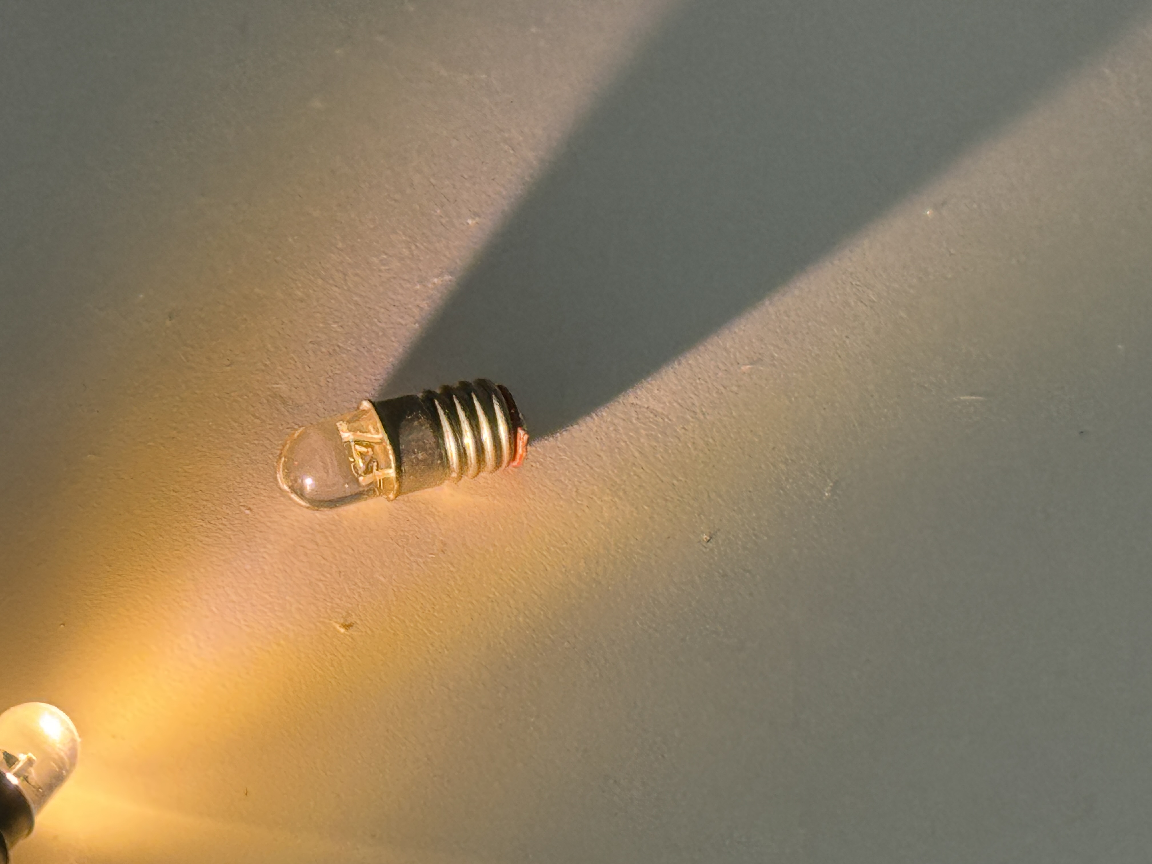 Rebaydo 2pcs E5 Midget Screw LED Bulb 12 VDC T1-3/4 Dimmable