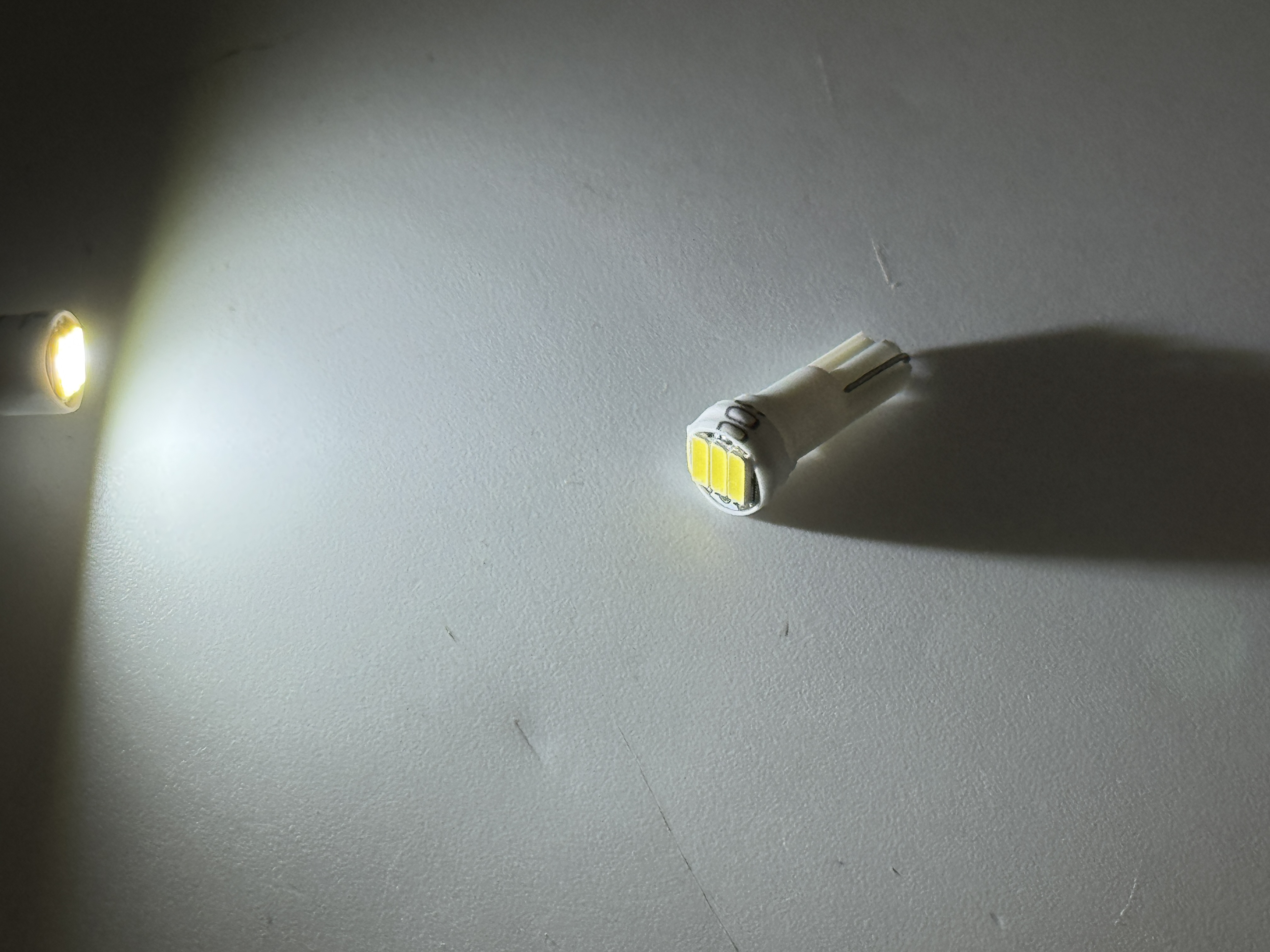 Rebaydo 2pcs Miniature Wedge T5 LED Bulb T1-3/4 12-24V DC