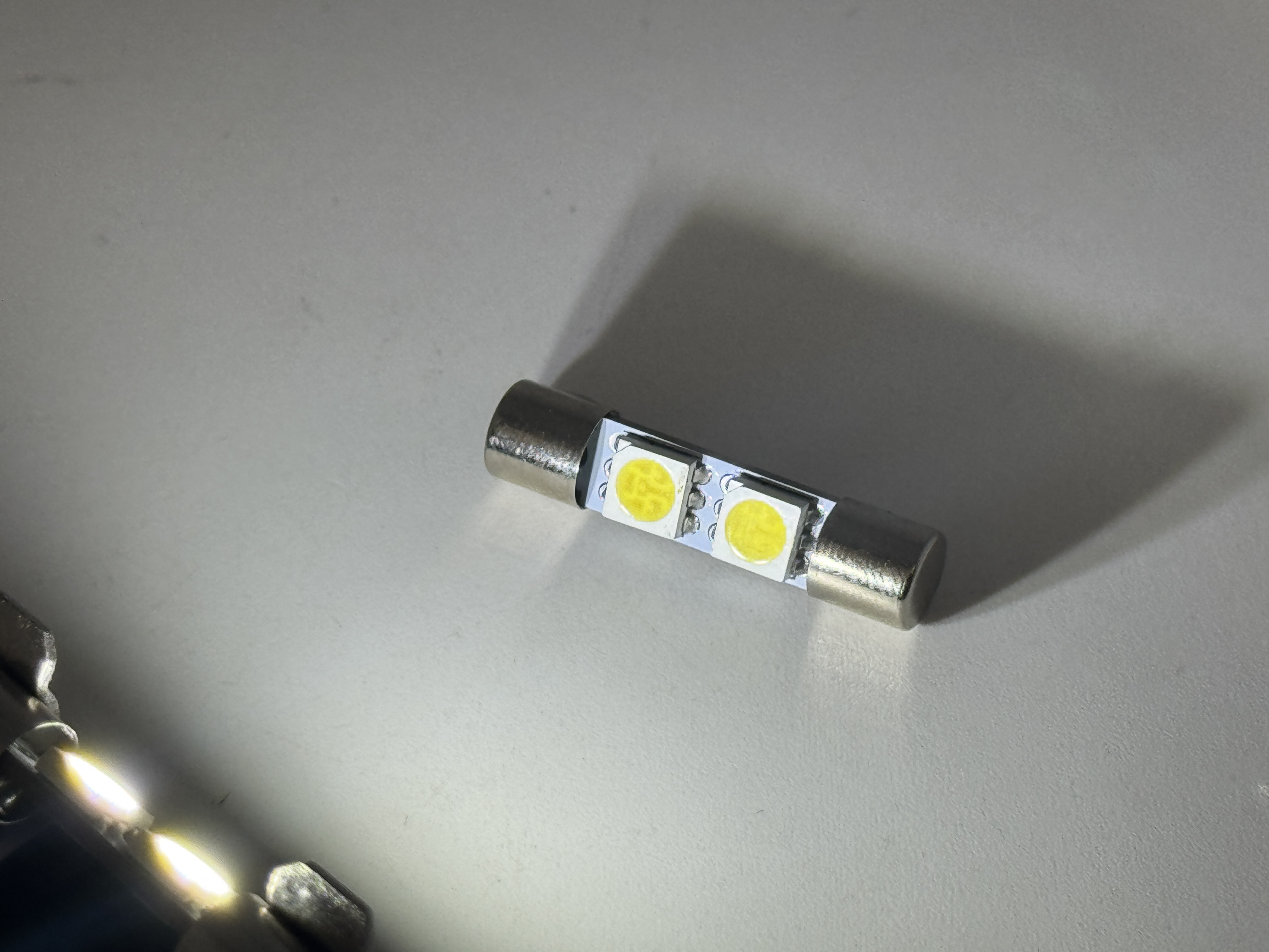 image of a T6 led lamp