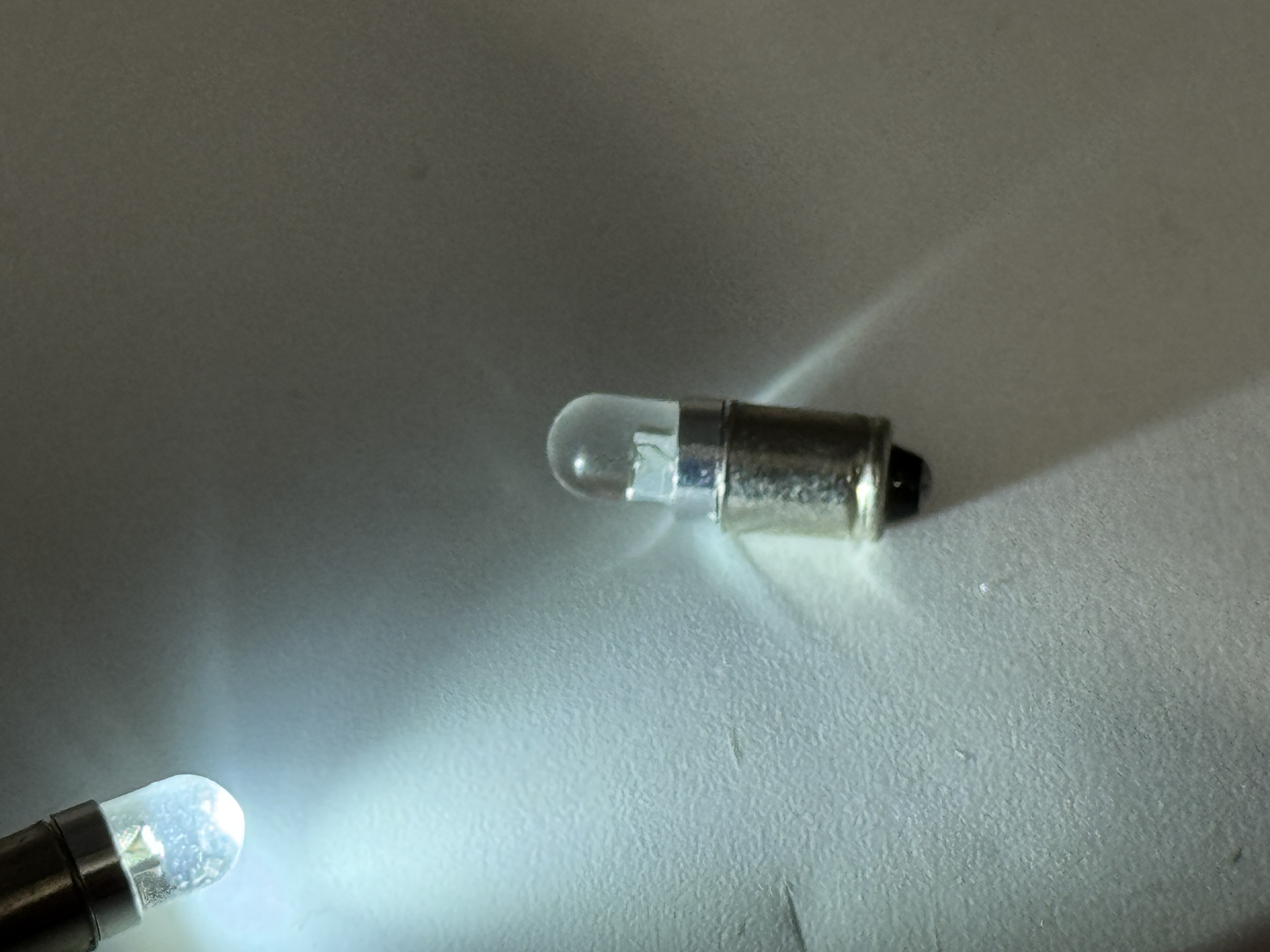 Miniature bulb midget groove base product 24675